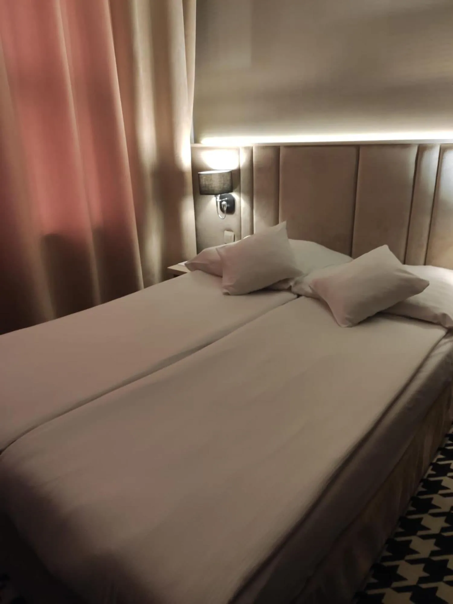 Bed in Art Hotel's Sosnowiec