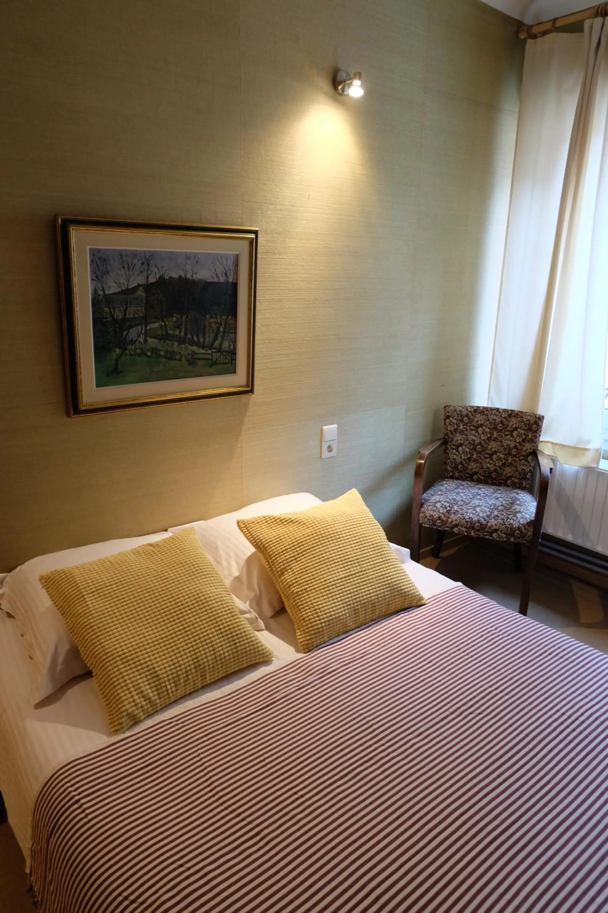 Bed in Hotel Beau Rivage and Restaurant Koulic