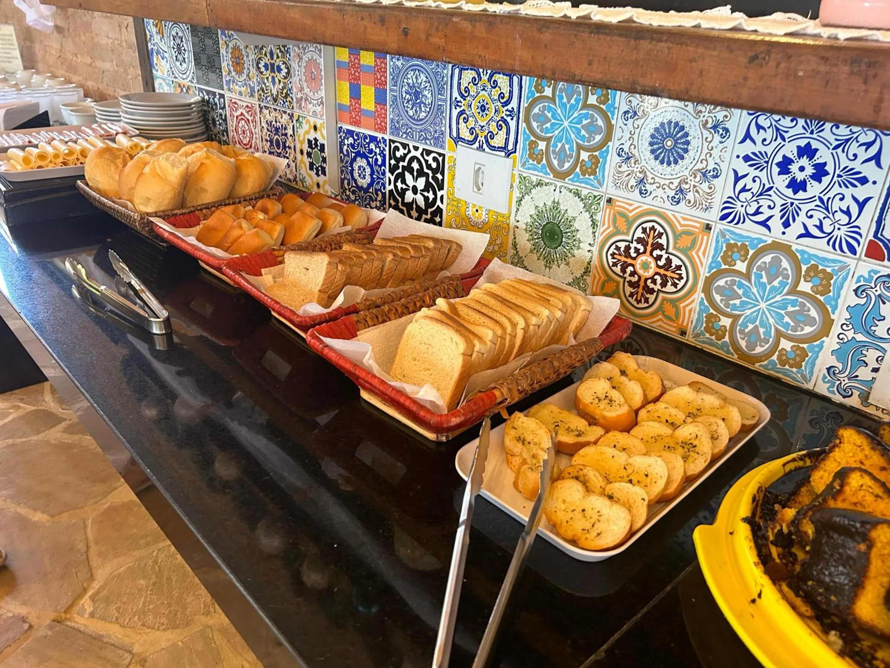 Food and drinks in Yannai Chalé Praia