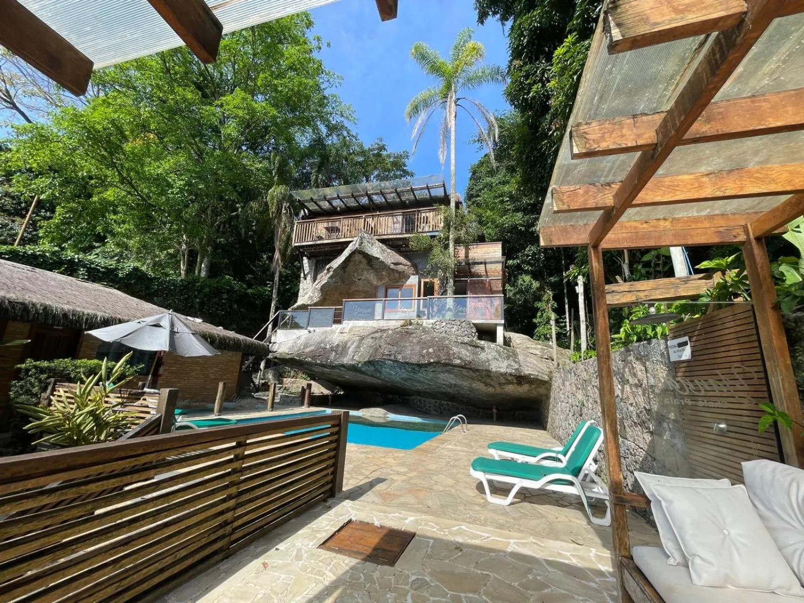 Facade/entrance in Yannai Chalé Praia