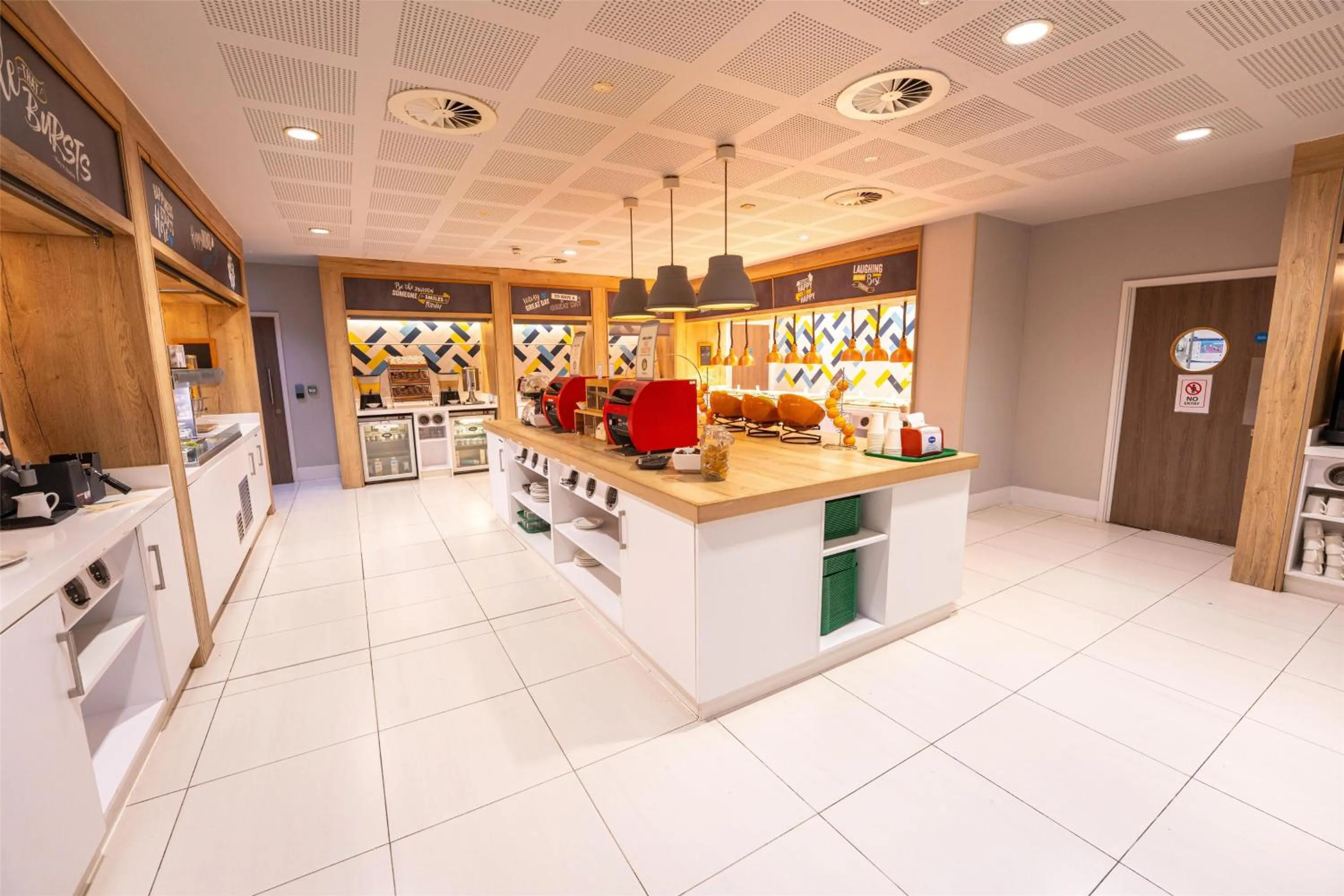 Breakfast in Hampton By Hilton Bristol Airport