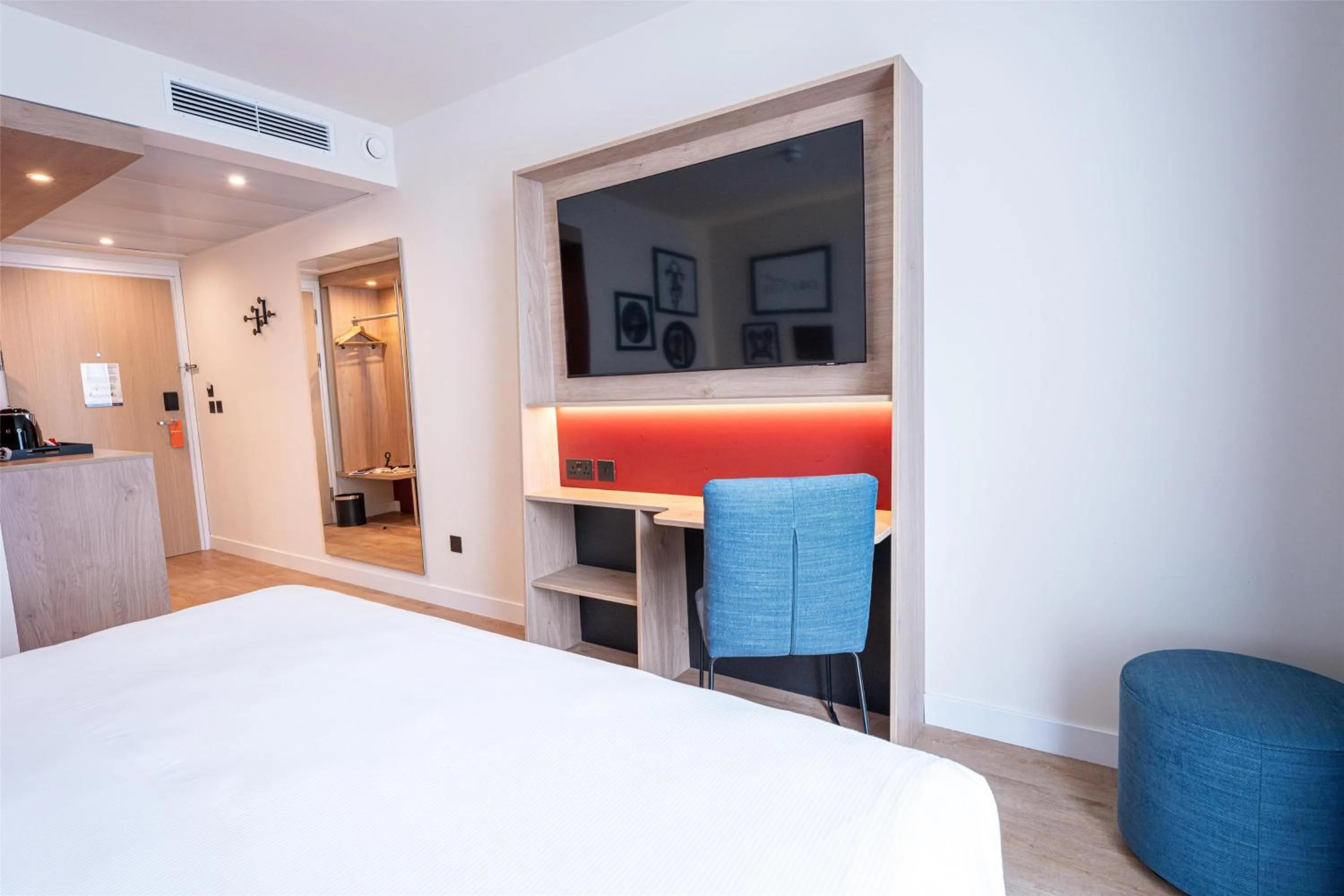 Bedroom, Bed in Hampton By Hilton Bristol Airport