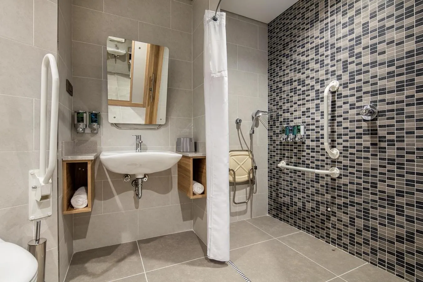 Toilet in Hampton By Hilton Izmir Aliaga