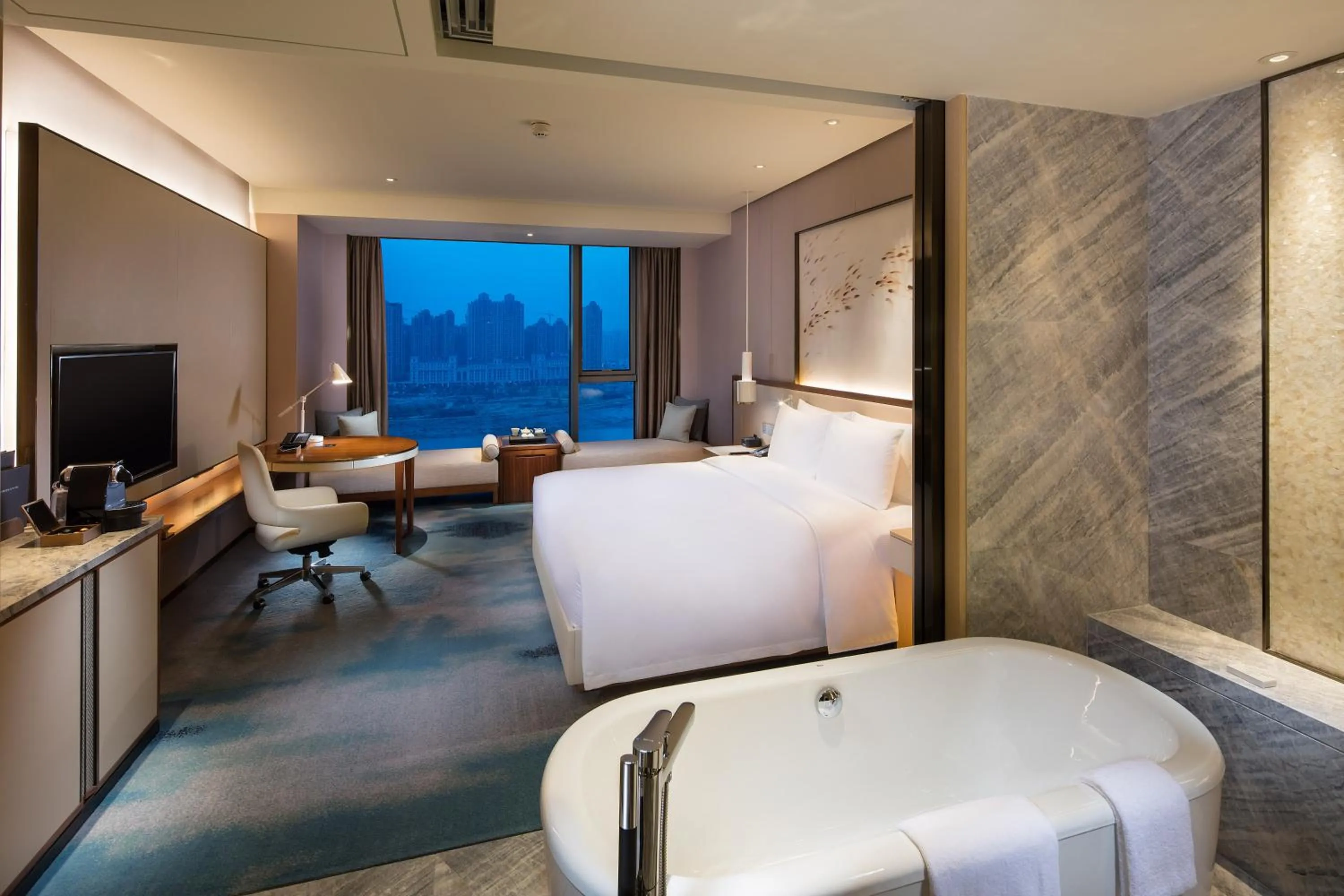 Photo of the whole room, Bed in Hilton Quanzhou Riverside