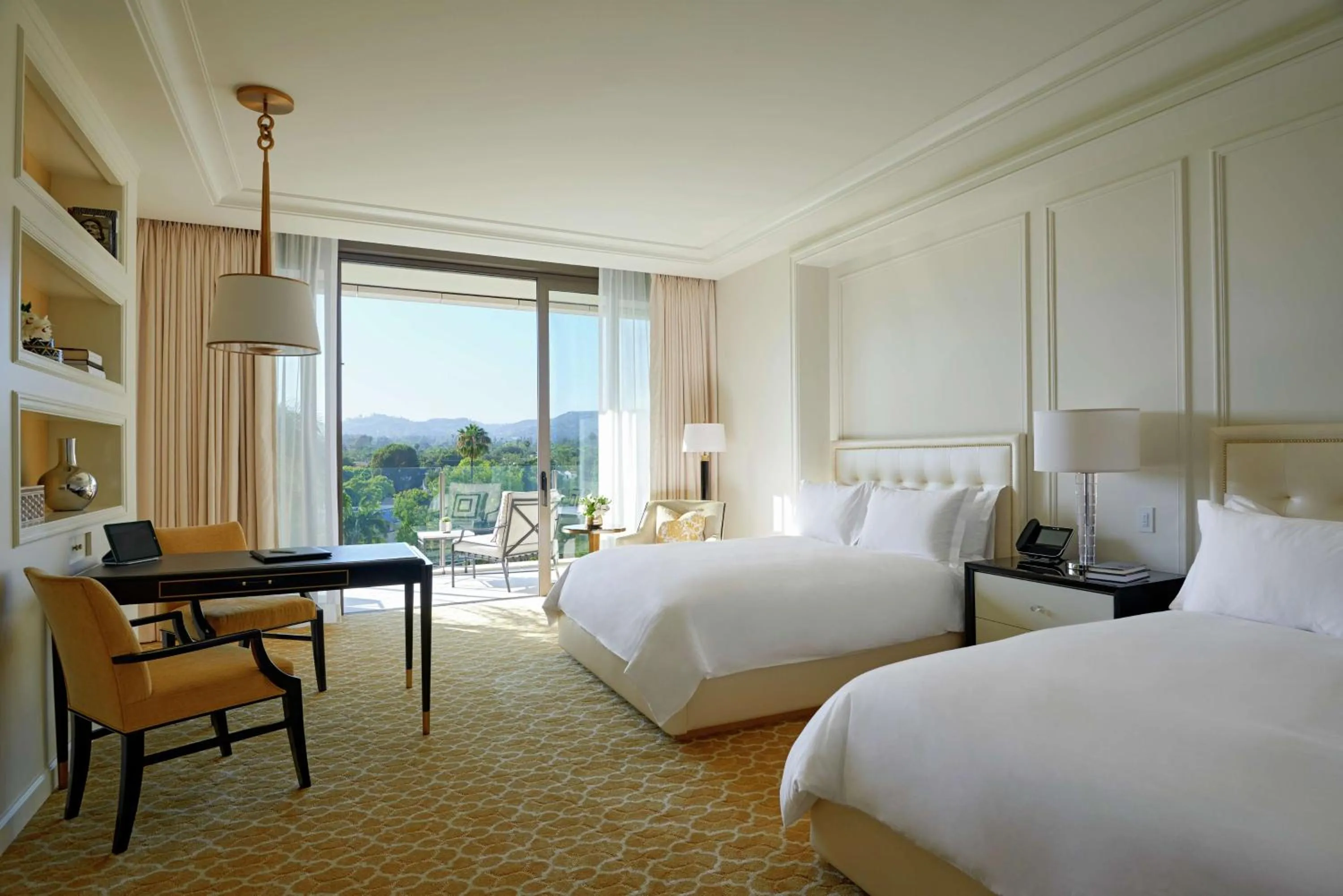 Bed in Waldorf Astoria Beverly Hills