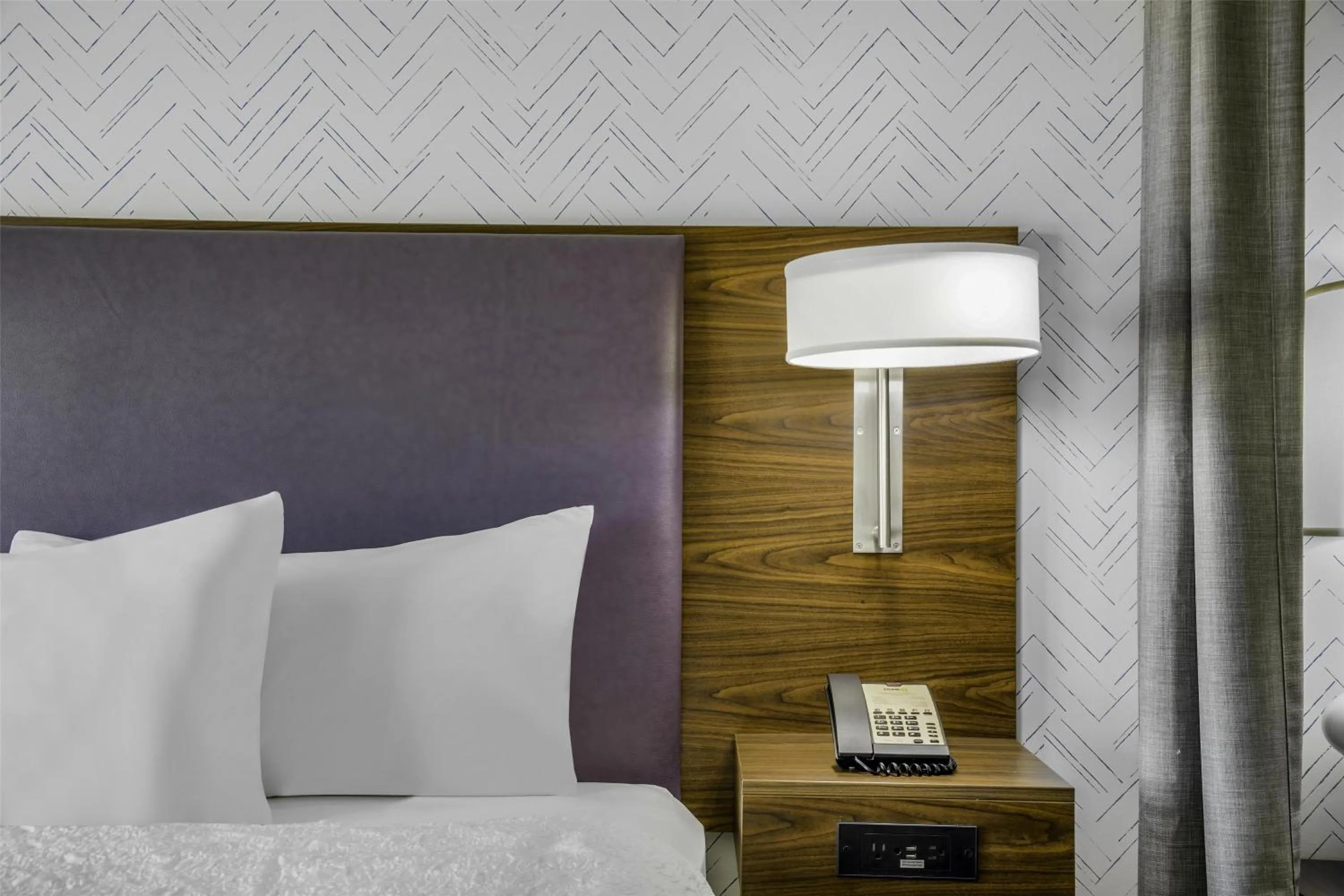 Bed in Home2 Suites By Hilton St. Simons Island