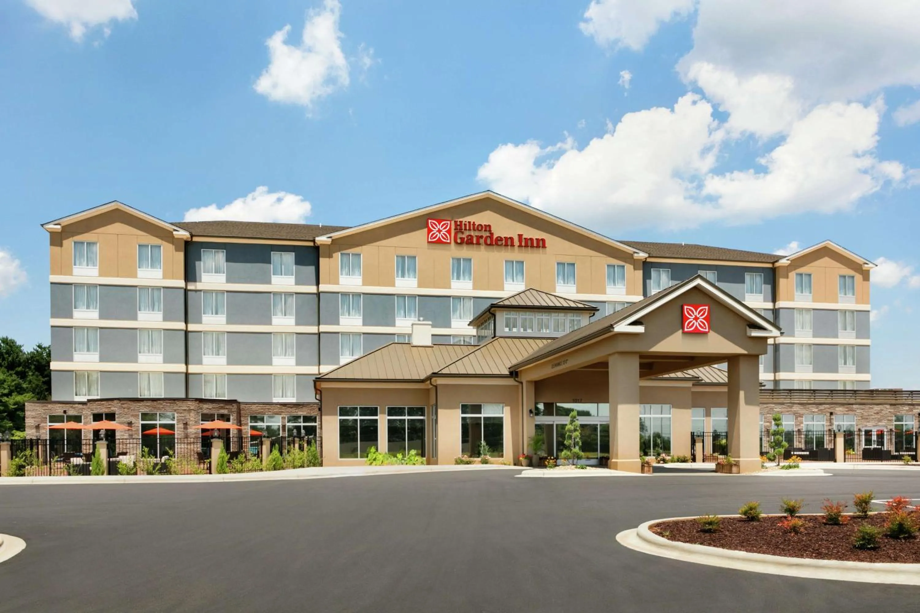Property building in Hilton Garden Inn Statesville