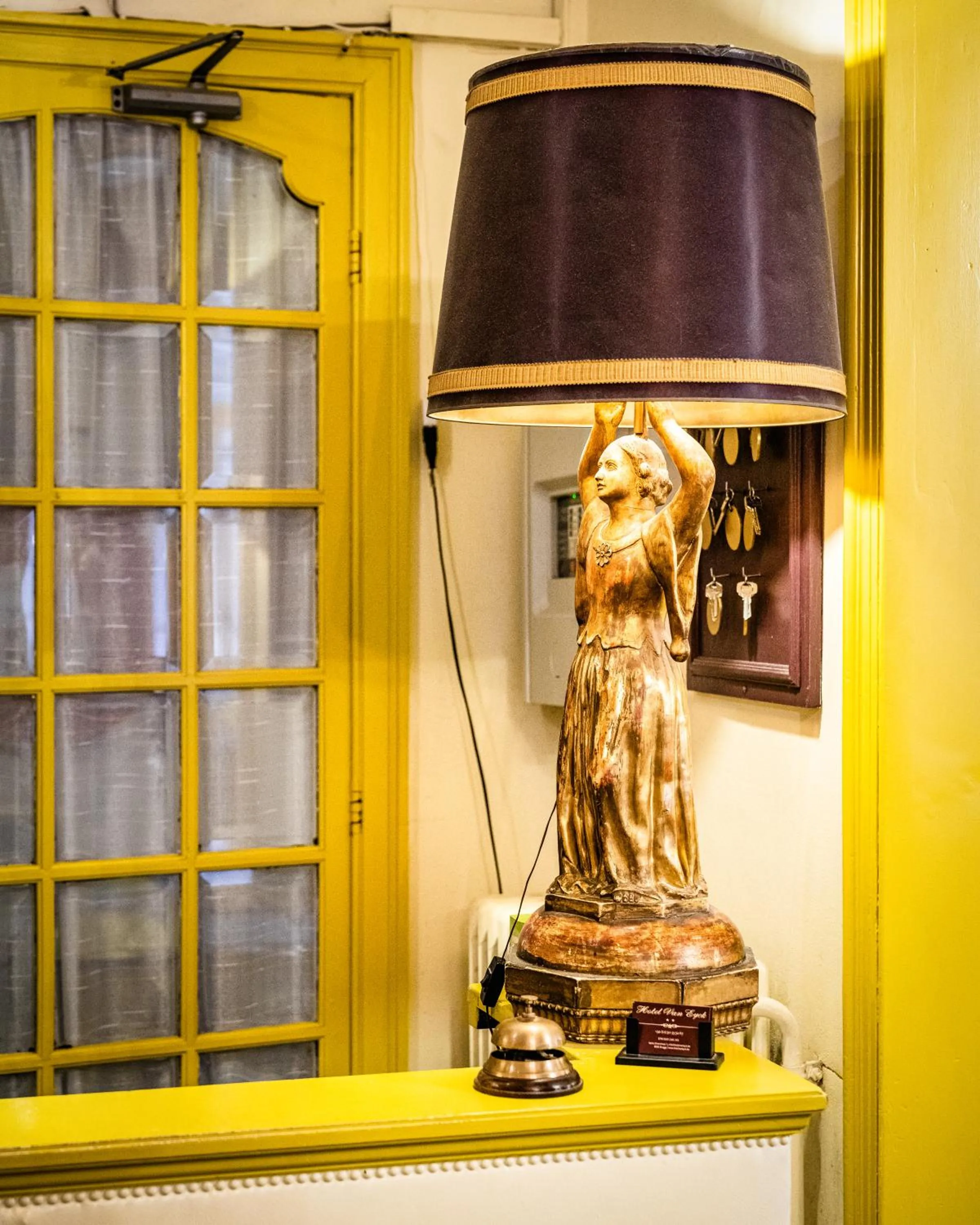 Lobby or reception in Hotel Van Eyck