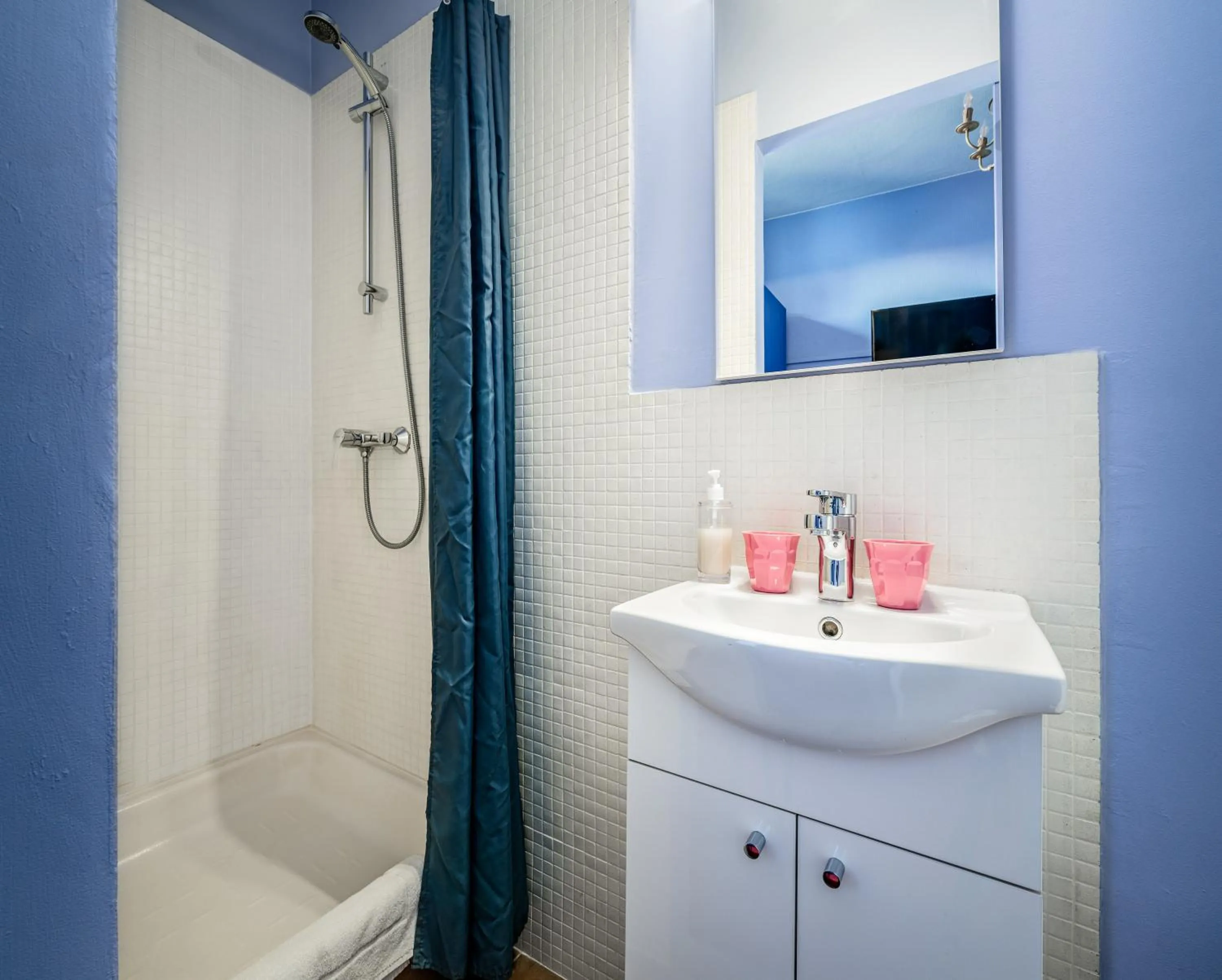 Shower in Hotel Van Eyck