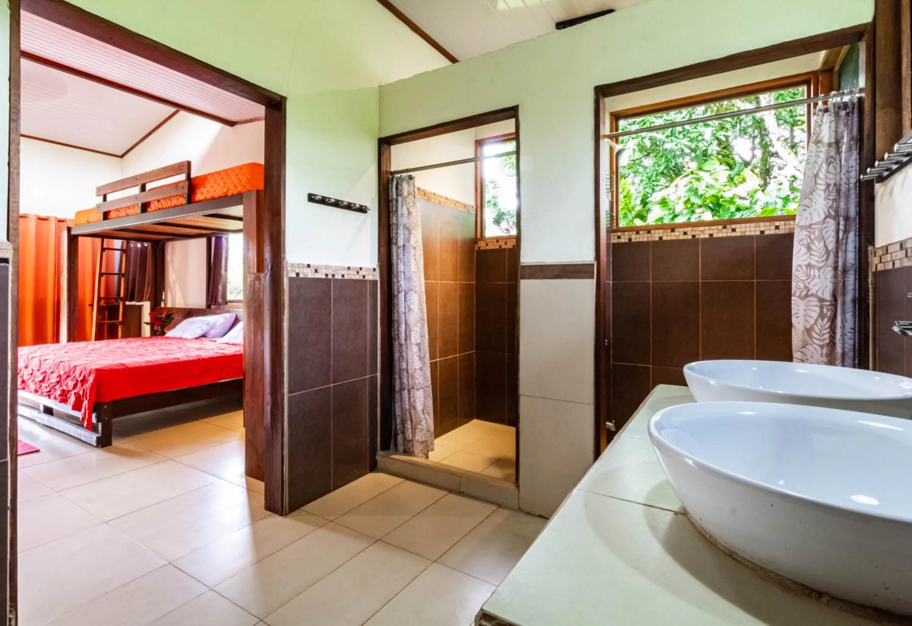 Bathroom, Bed in La Anita Rain Forest