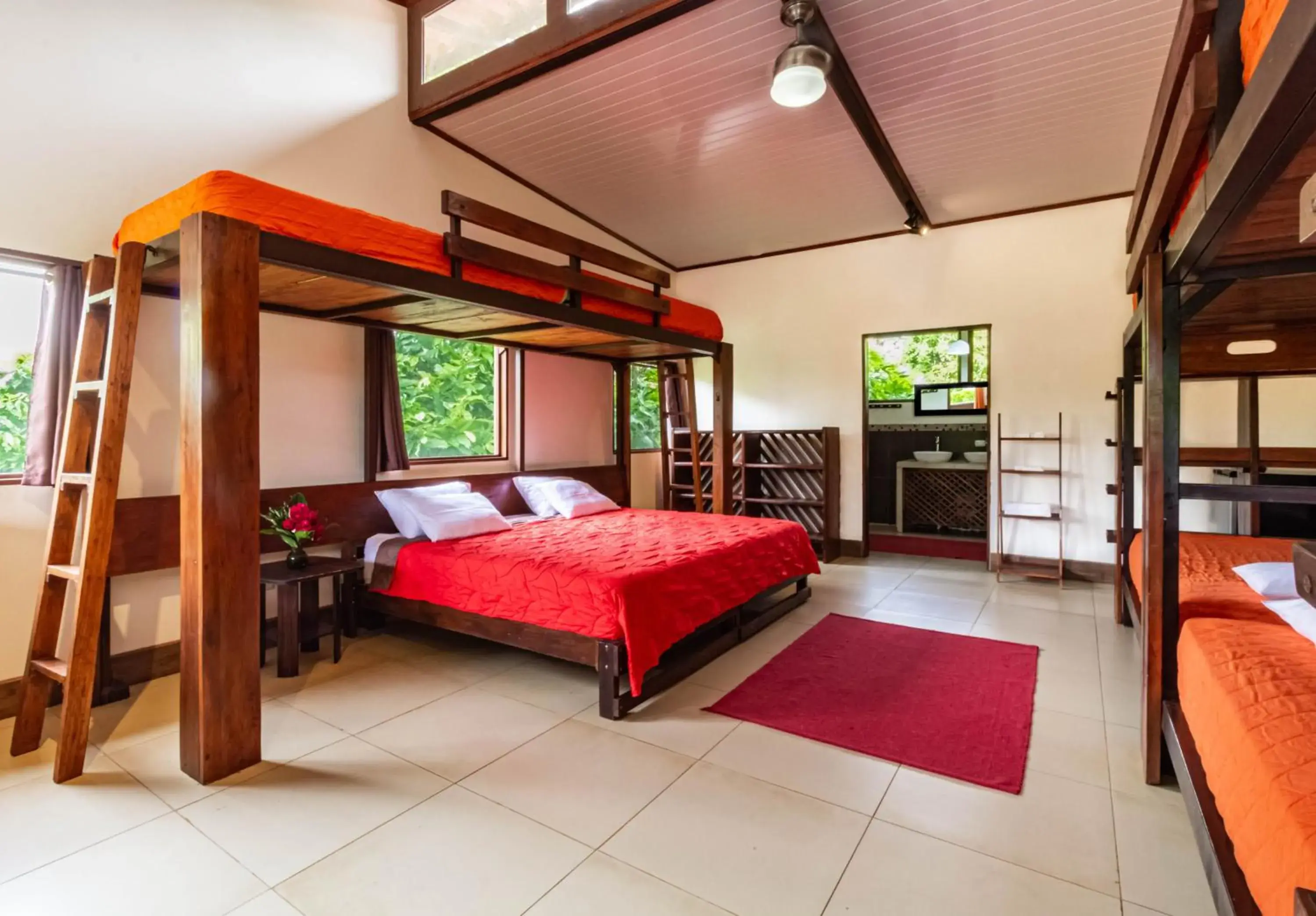 Family Bungalow in La Anita Rain Forest Family Bungalow in La Anita Rain Forest