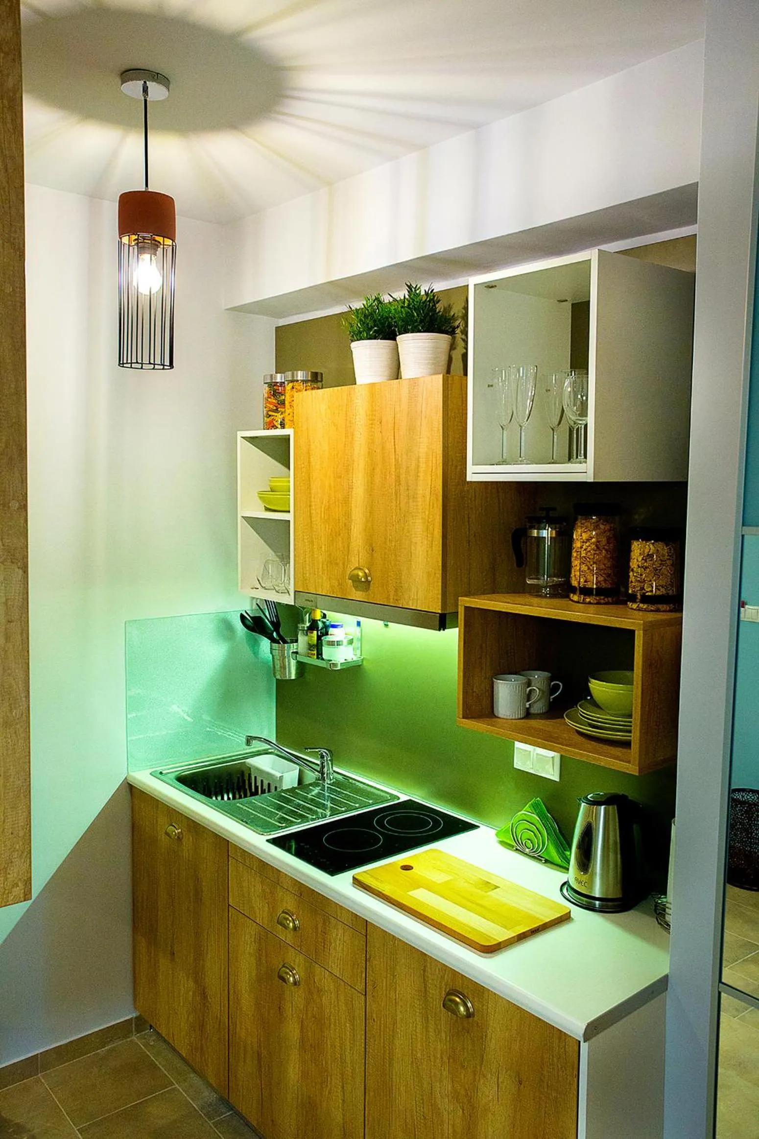 Kitchen or kitchenette in Emerald Suite