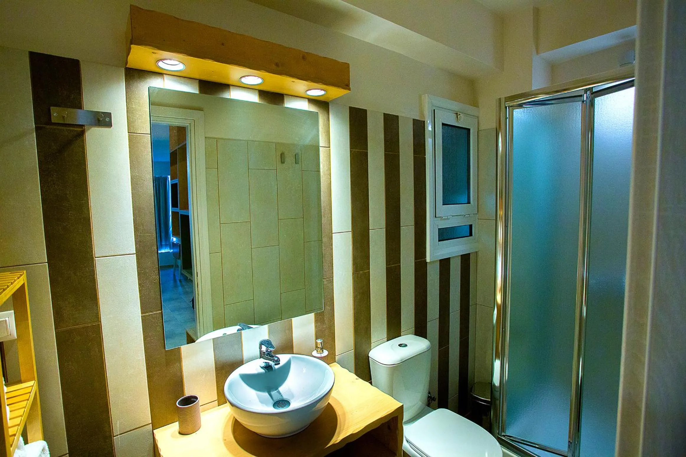 Shower in Emerald Suite