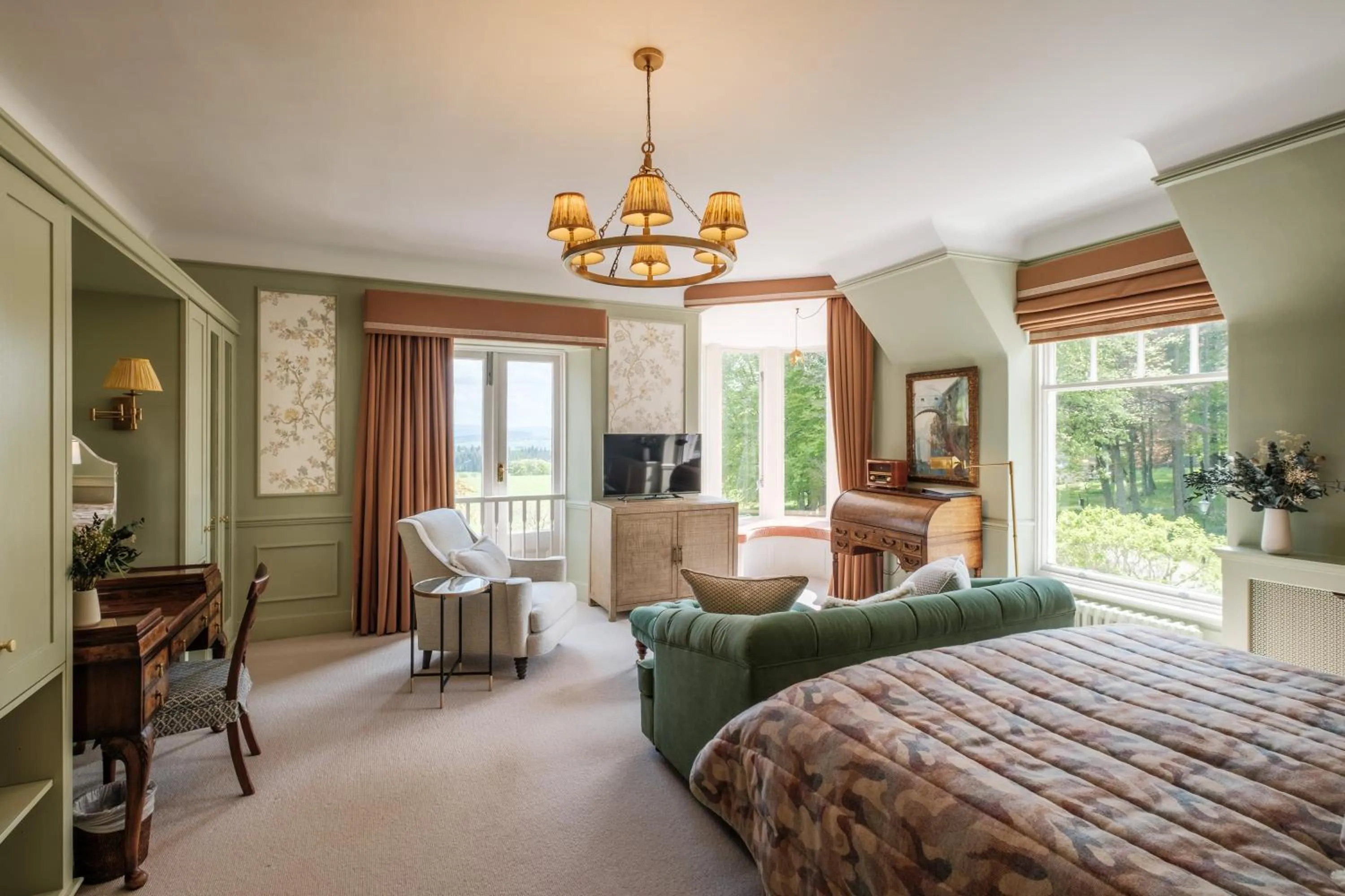 Bed in Douneside House