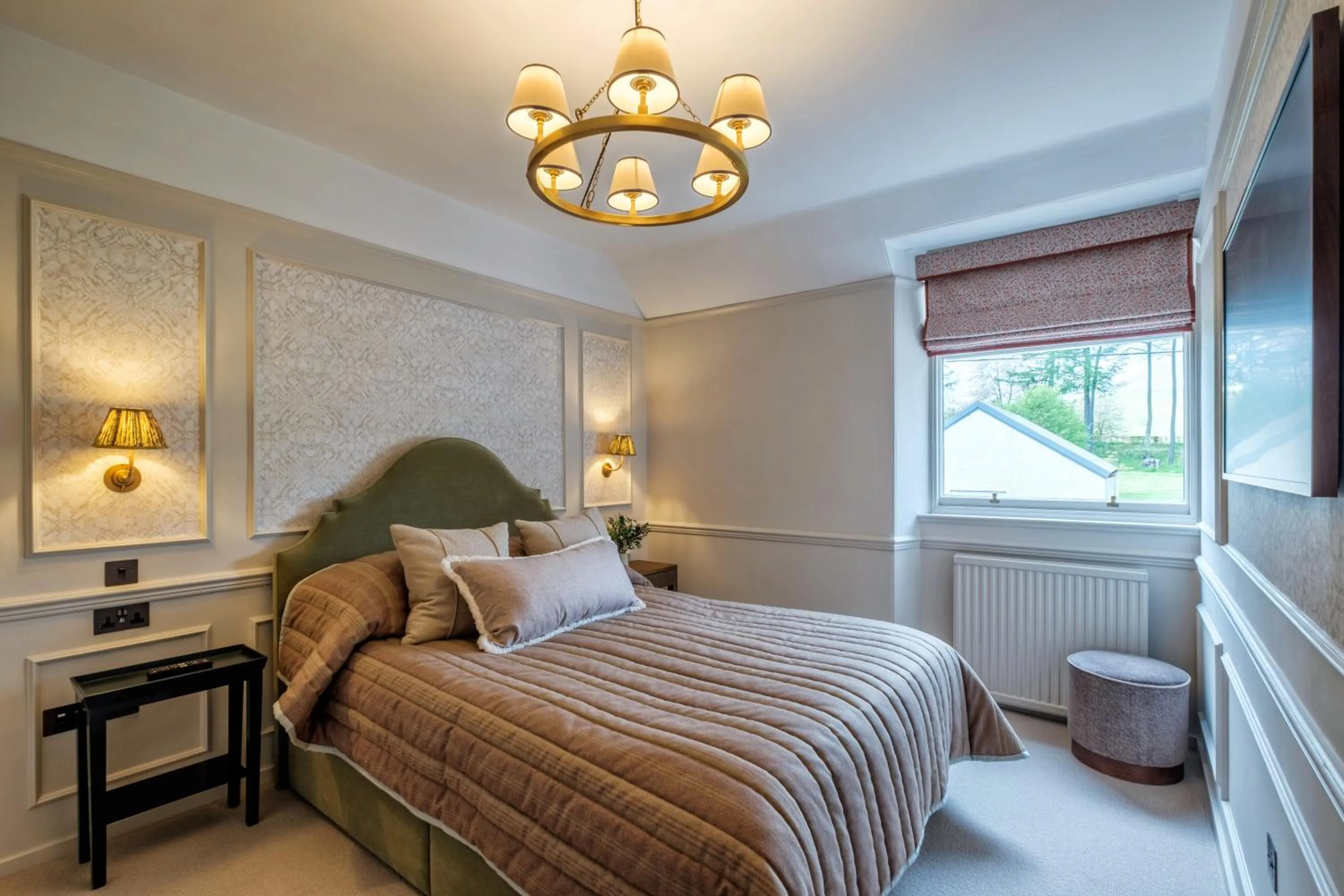 Bedroom, Bed in Douneside House