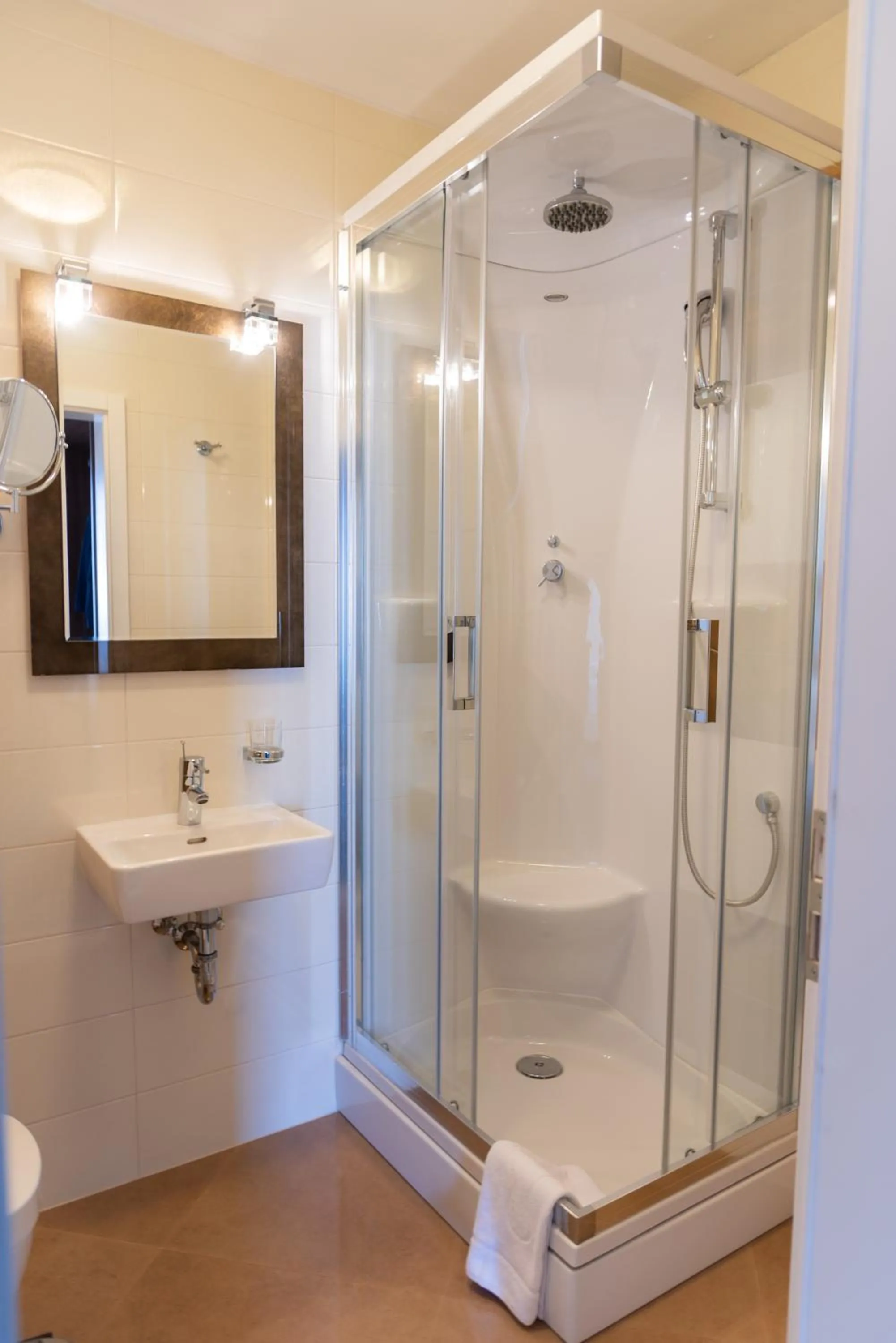 Bathroom in Hotel Lero