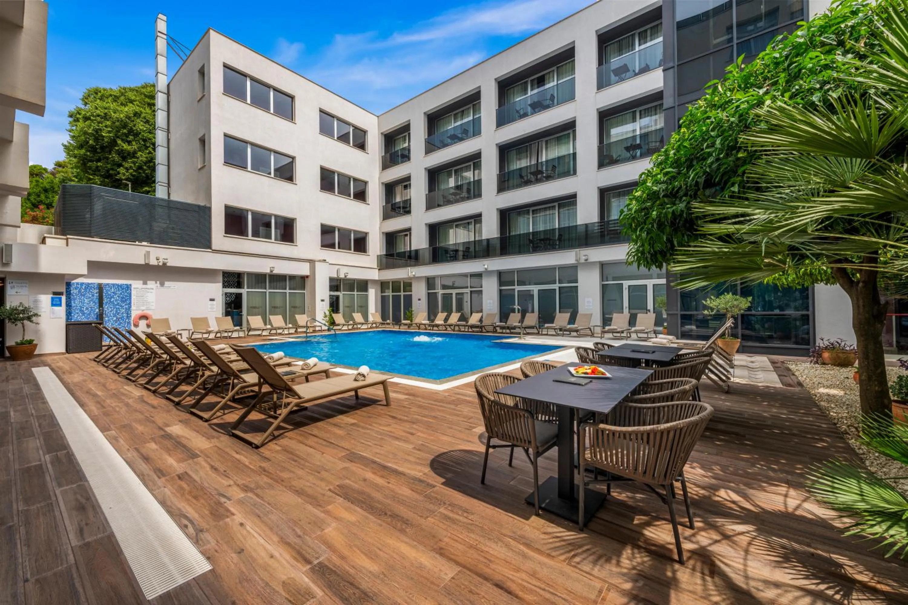 Swimming pool in Hotel Lero