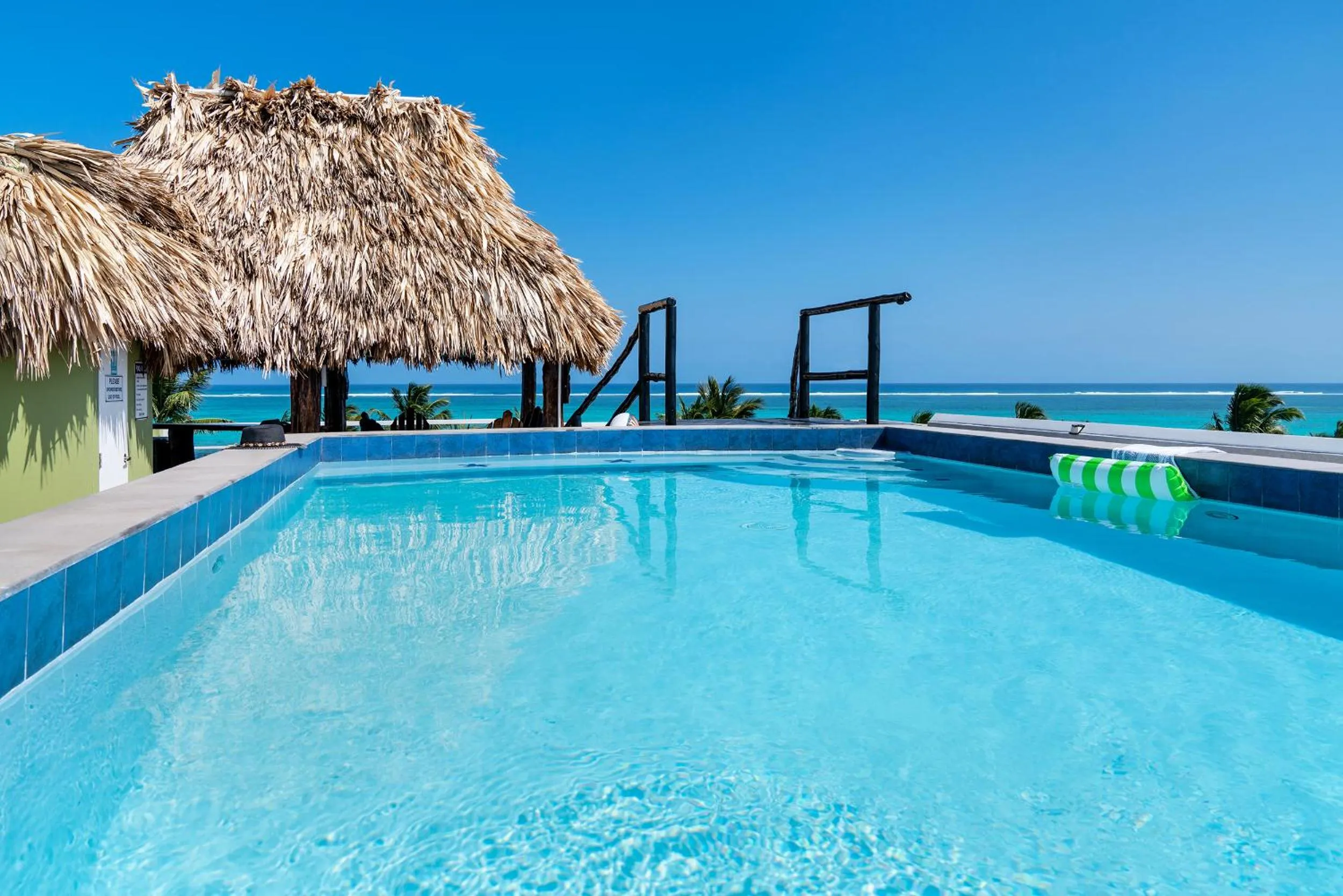 Swimming pool in Casa del Rai