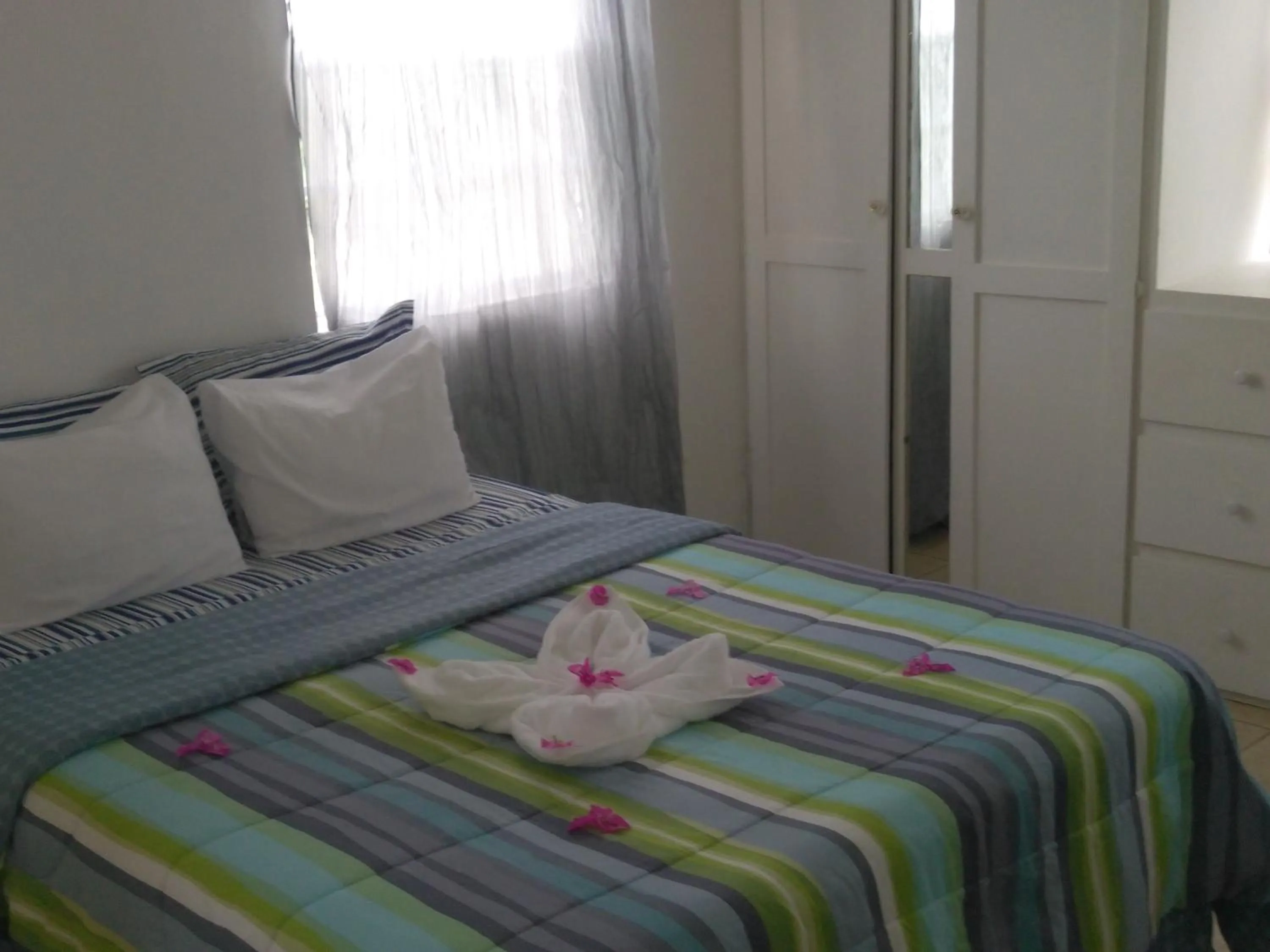 Bedroom, Bed in Caribbean Dream Vacation Property CD1