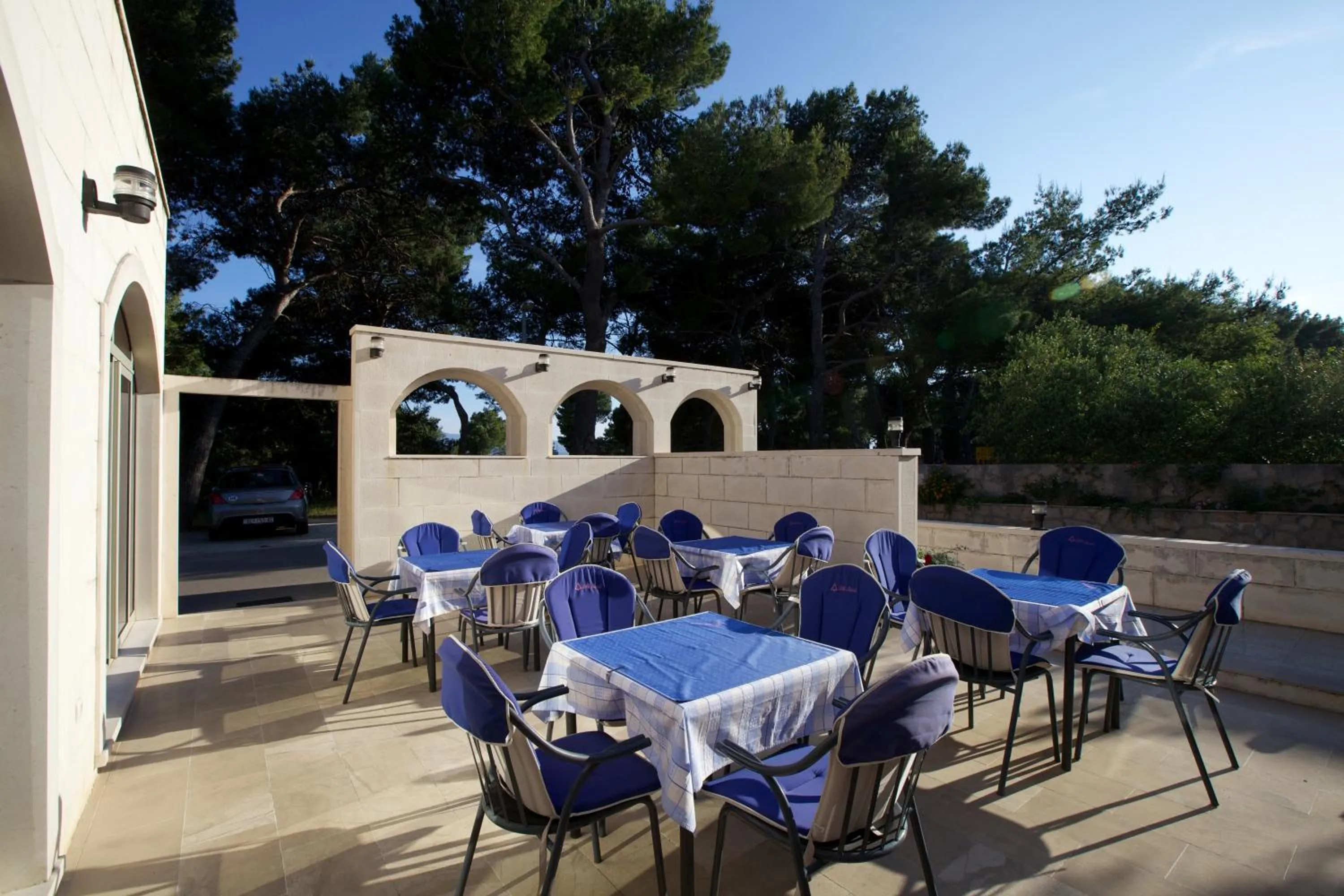 Restaurant/places to eat in Villa Daniela