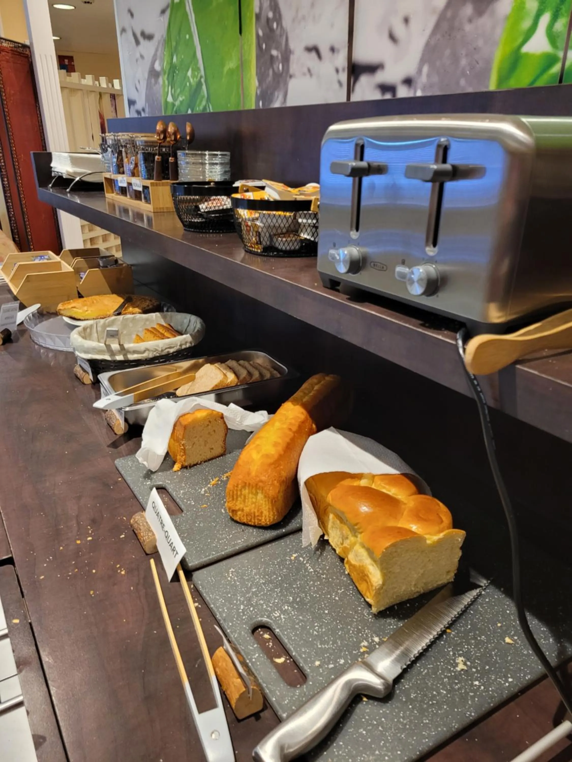 Buffet breakfast in Hôtel de Paris