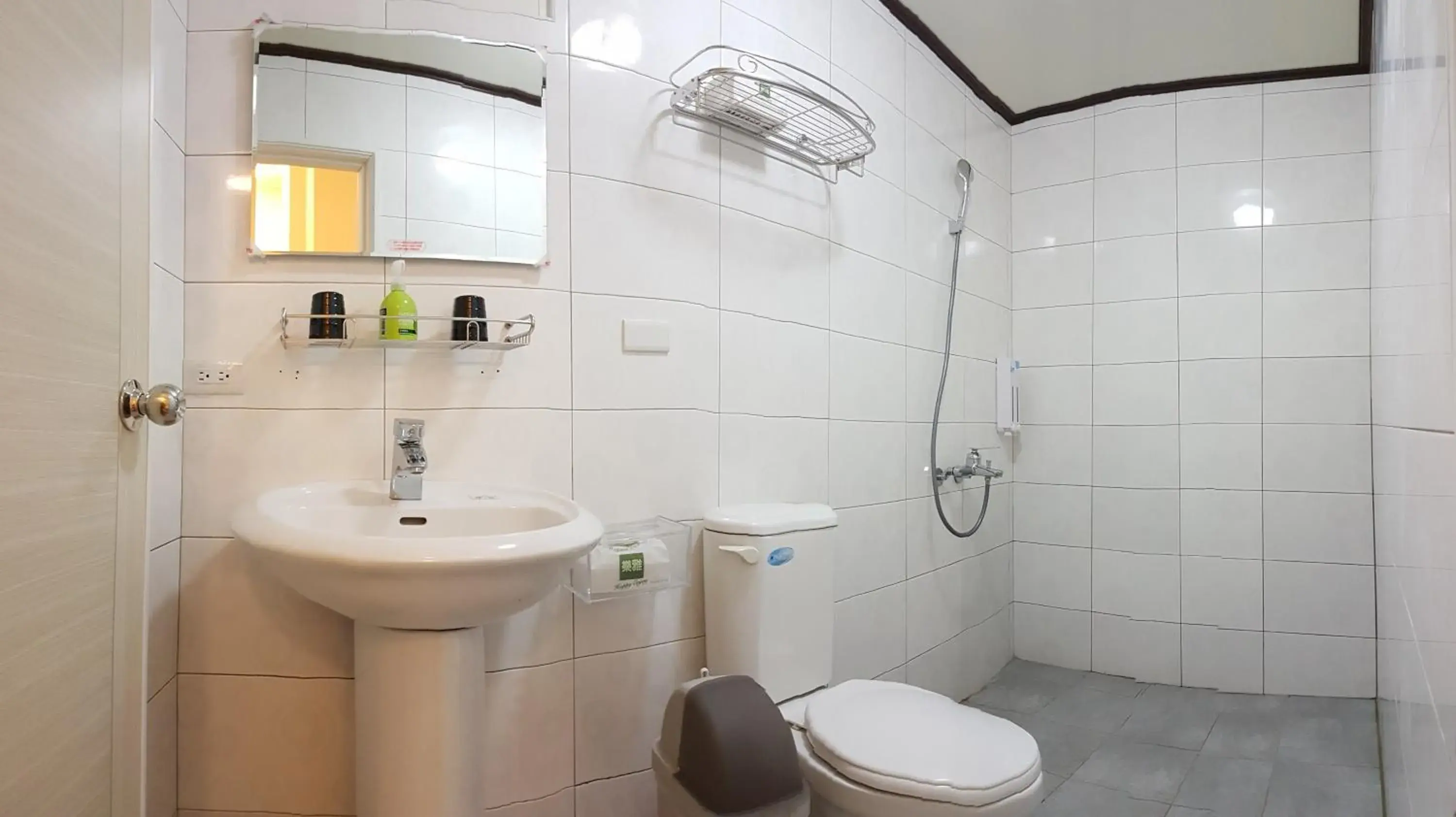 Budget Double Room in Happiness Yes Inn Budget Double Room in Happiness Yes Inn