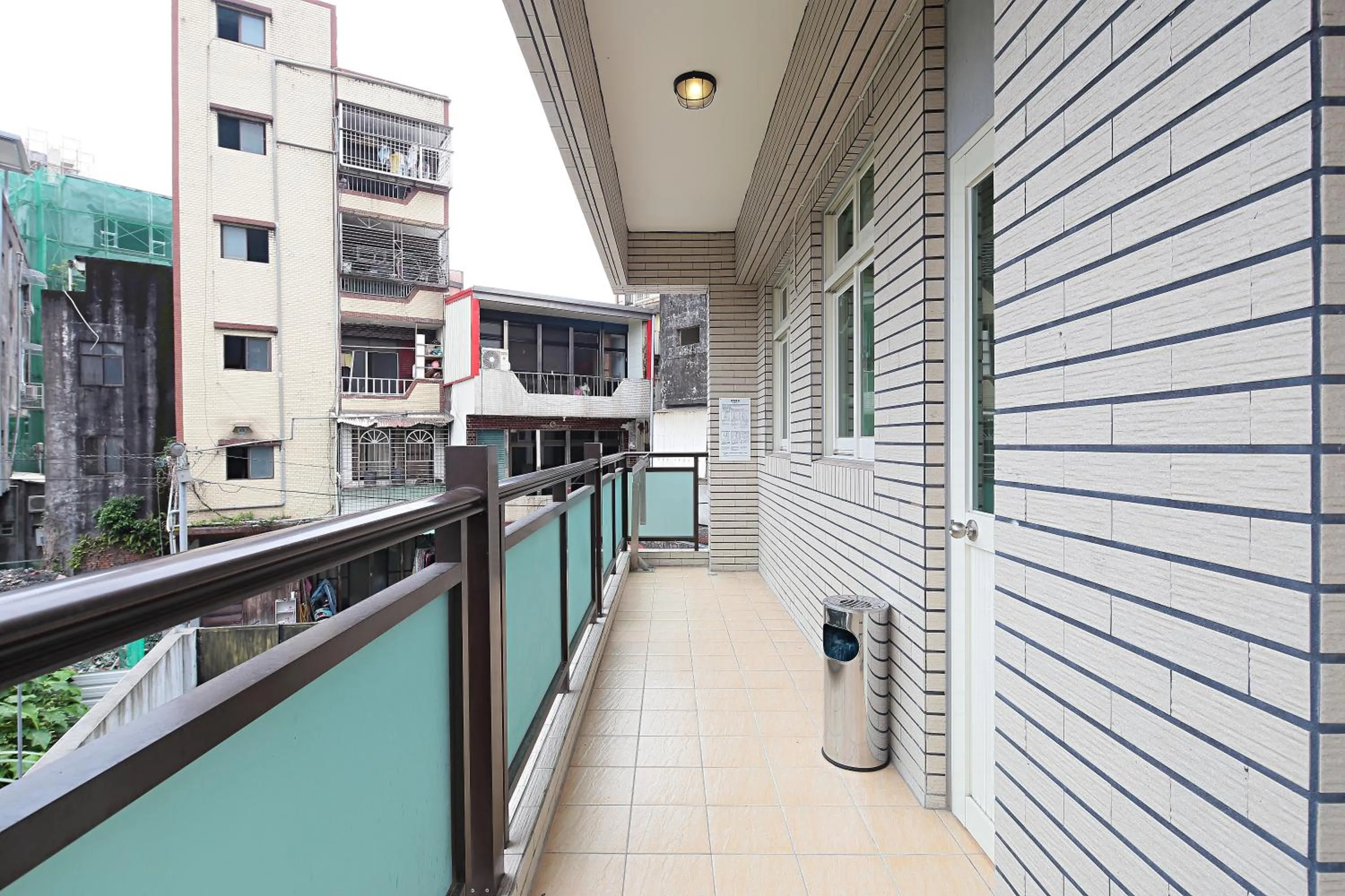 Balcony/Terrace in Happiness Yes Inn