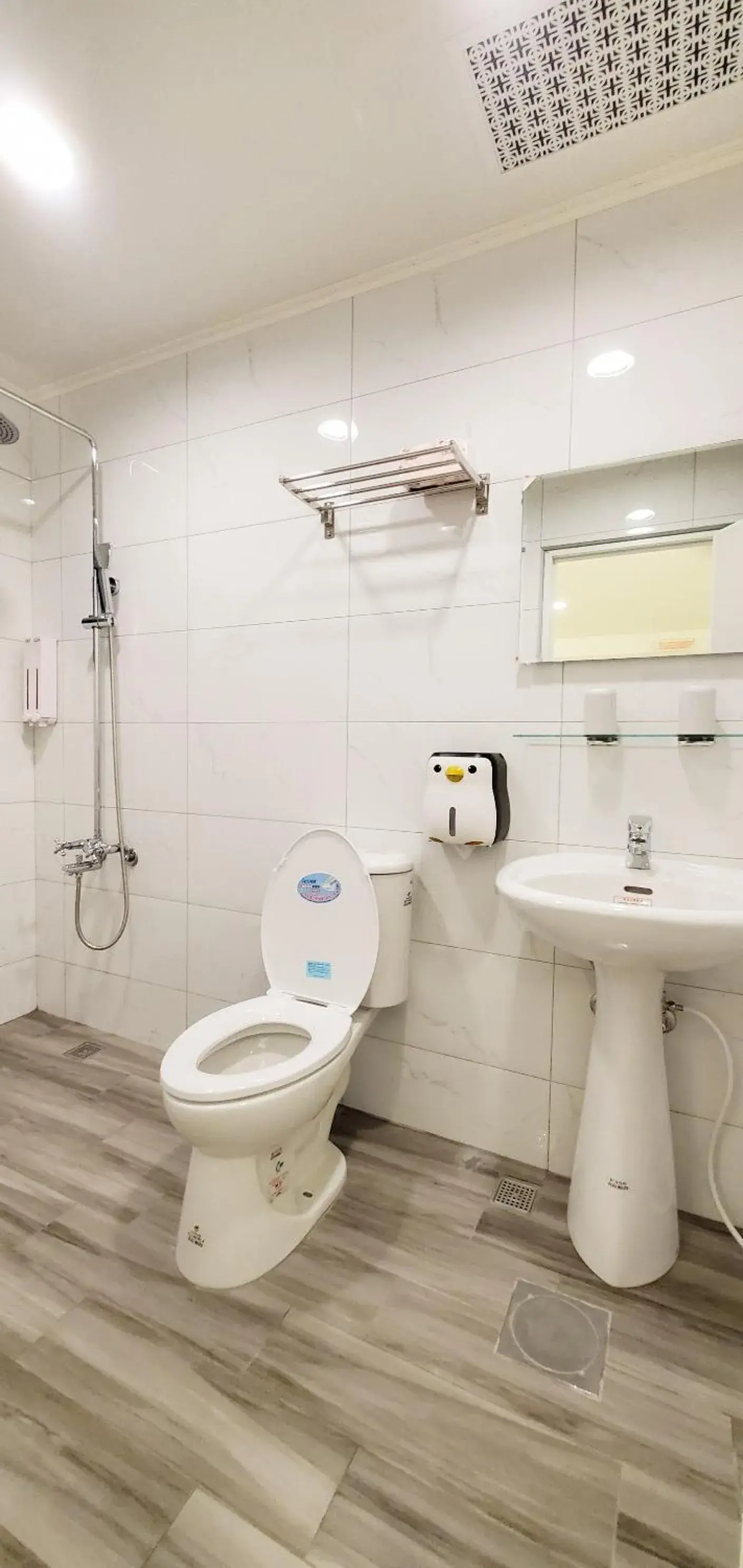 Family Room for 6 in Happiness Yes Inn Family Room for 6 in Happiness Yes Inn