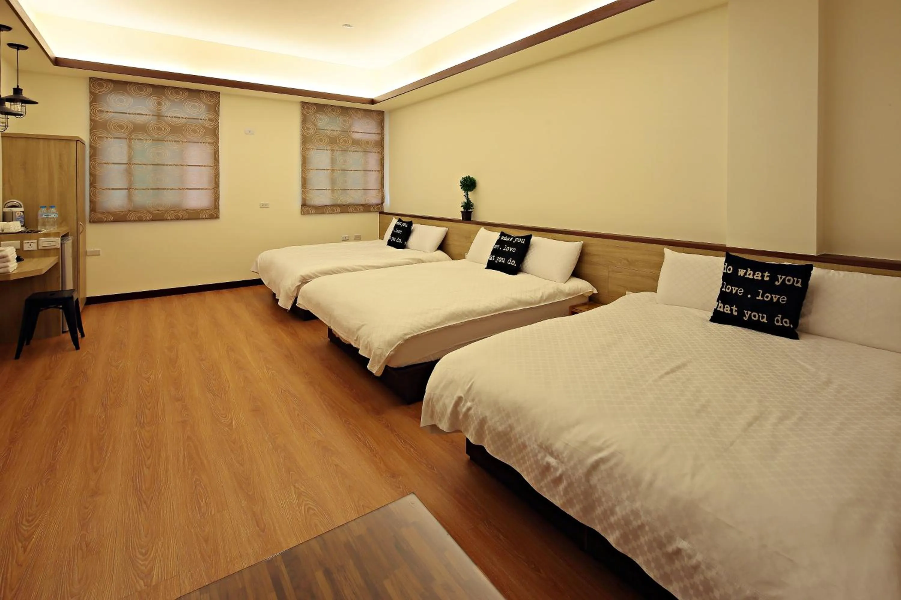 bunk bed, Bed in Happiness Yes Inn