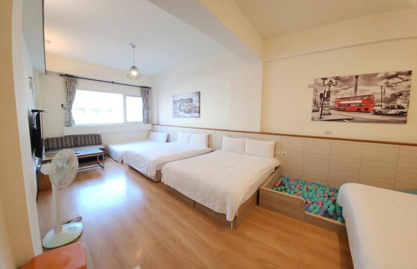 Bed in Happiness Yes Inn