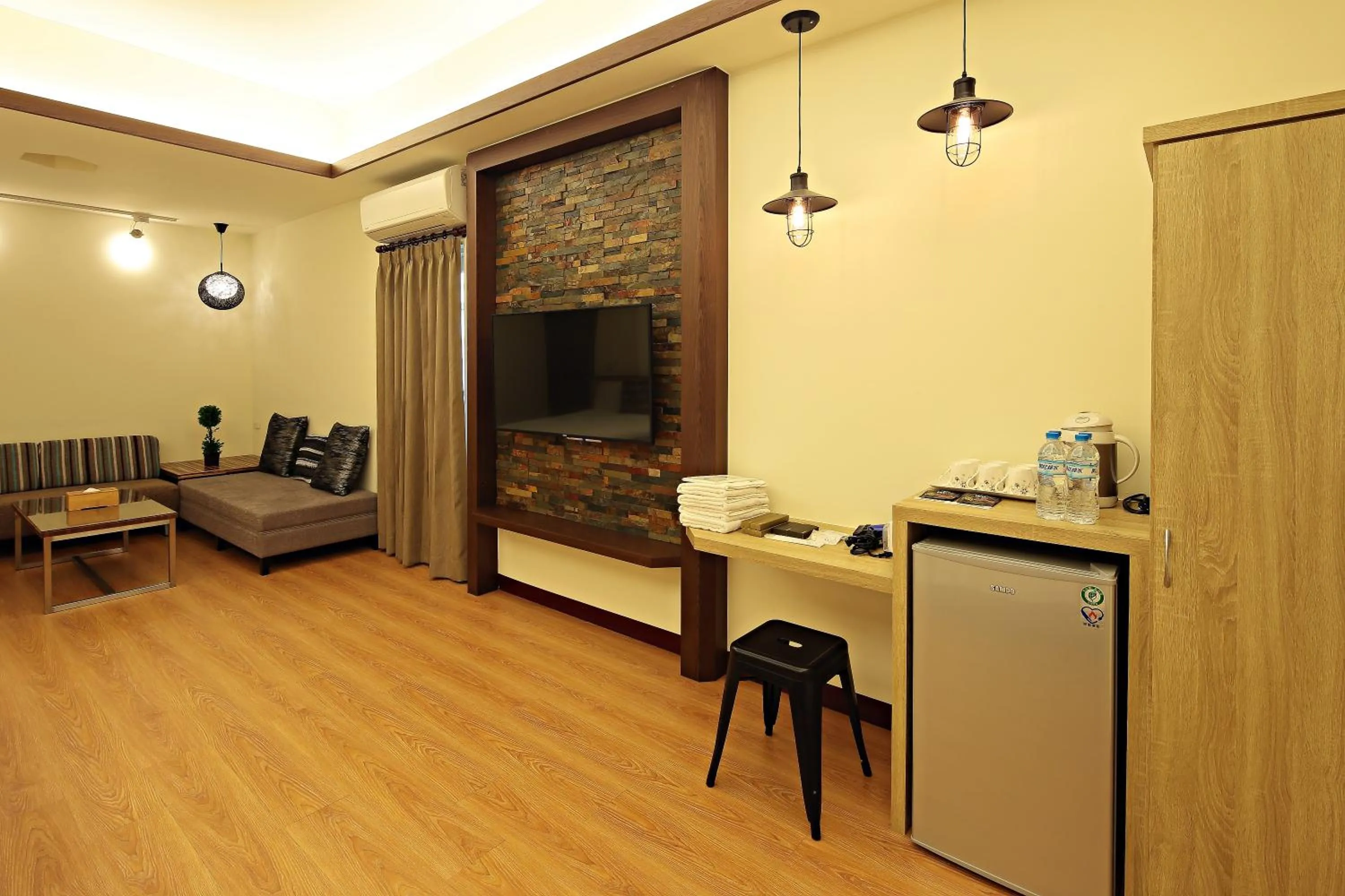 Decorative detail in Happiness Yes Inn