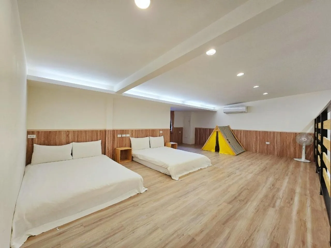 Bed in Happiness Yes Inn