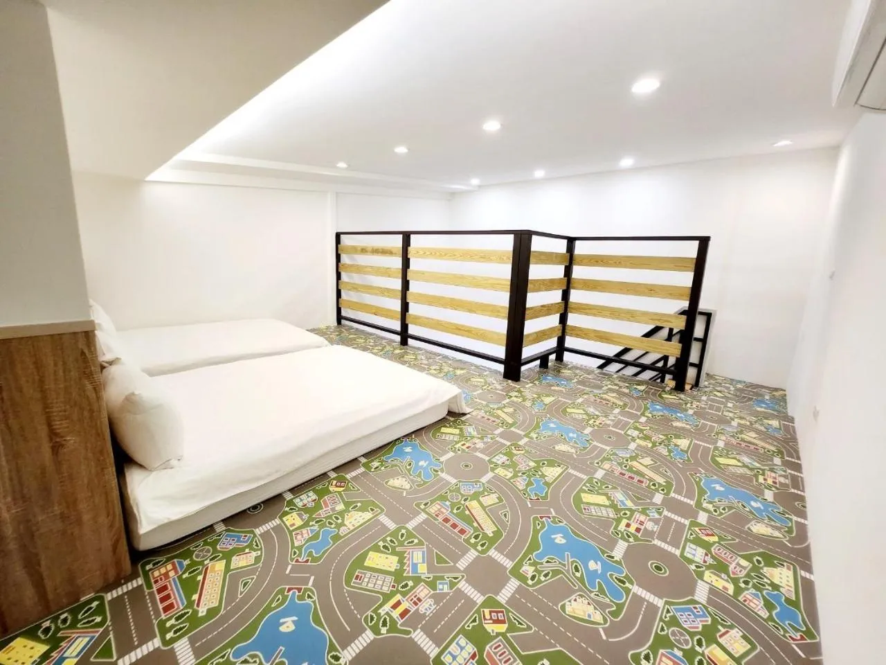 Bed in Happiness Yes Inn