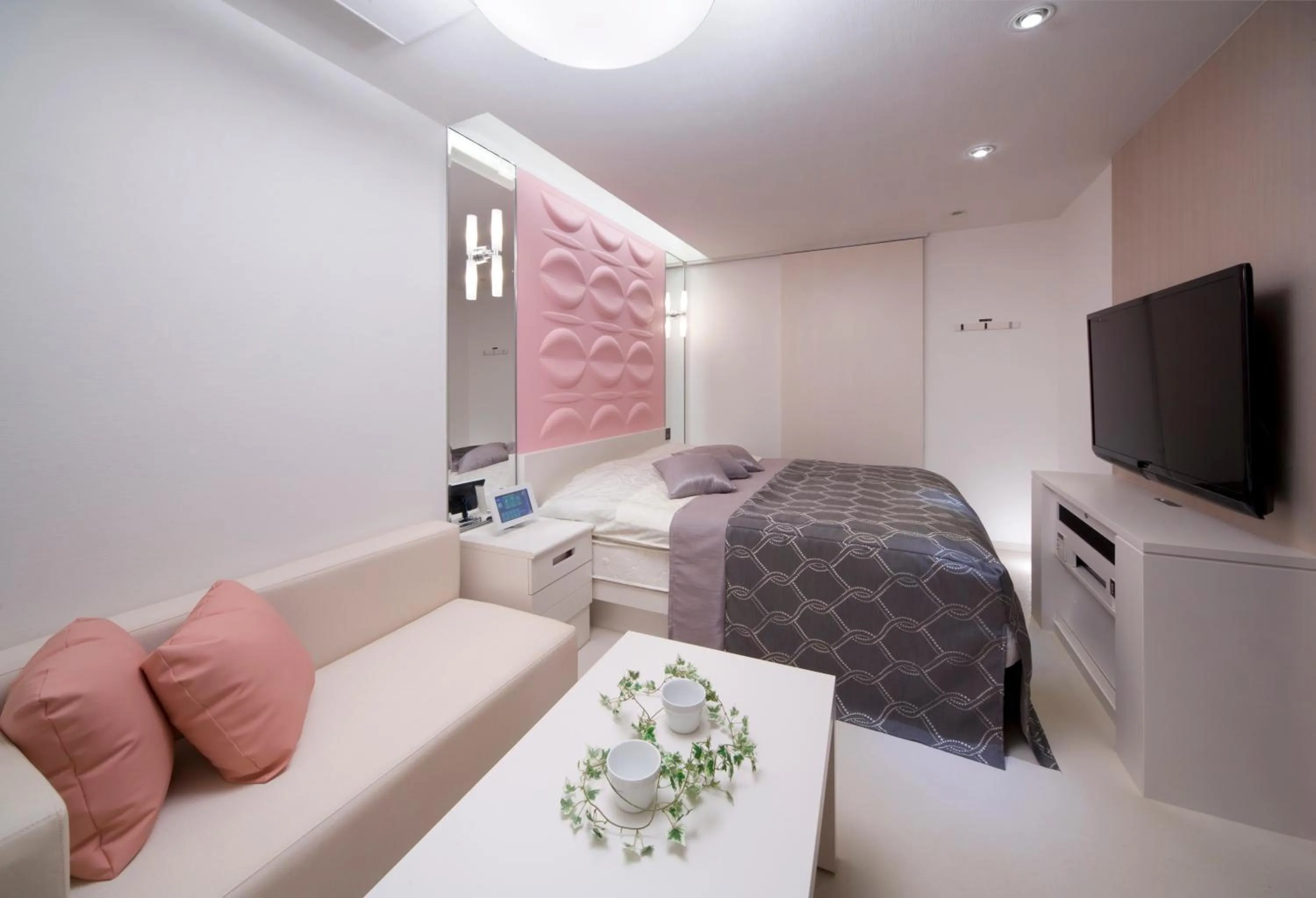 Photo of the whole room in JEWEL HOTEL LUXURY MODERN (Adult Only)