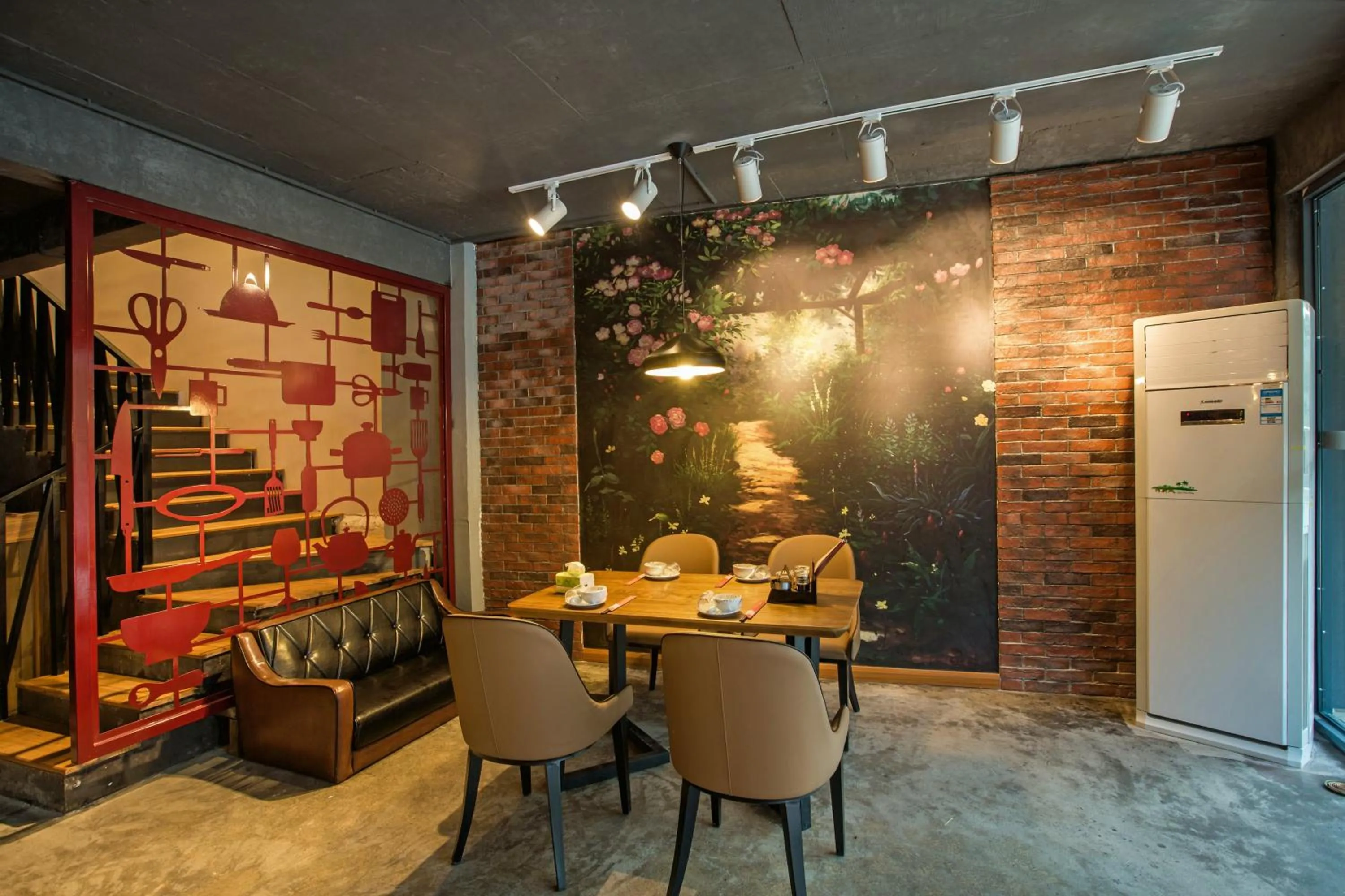 Meals in Ancient Street No.5 Youth Chic Hotel