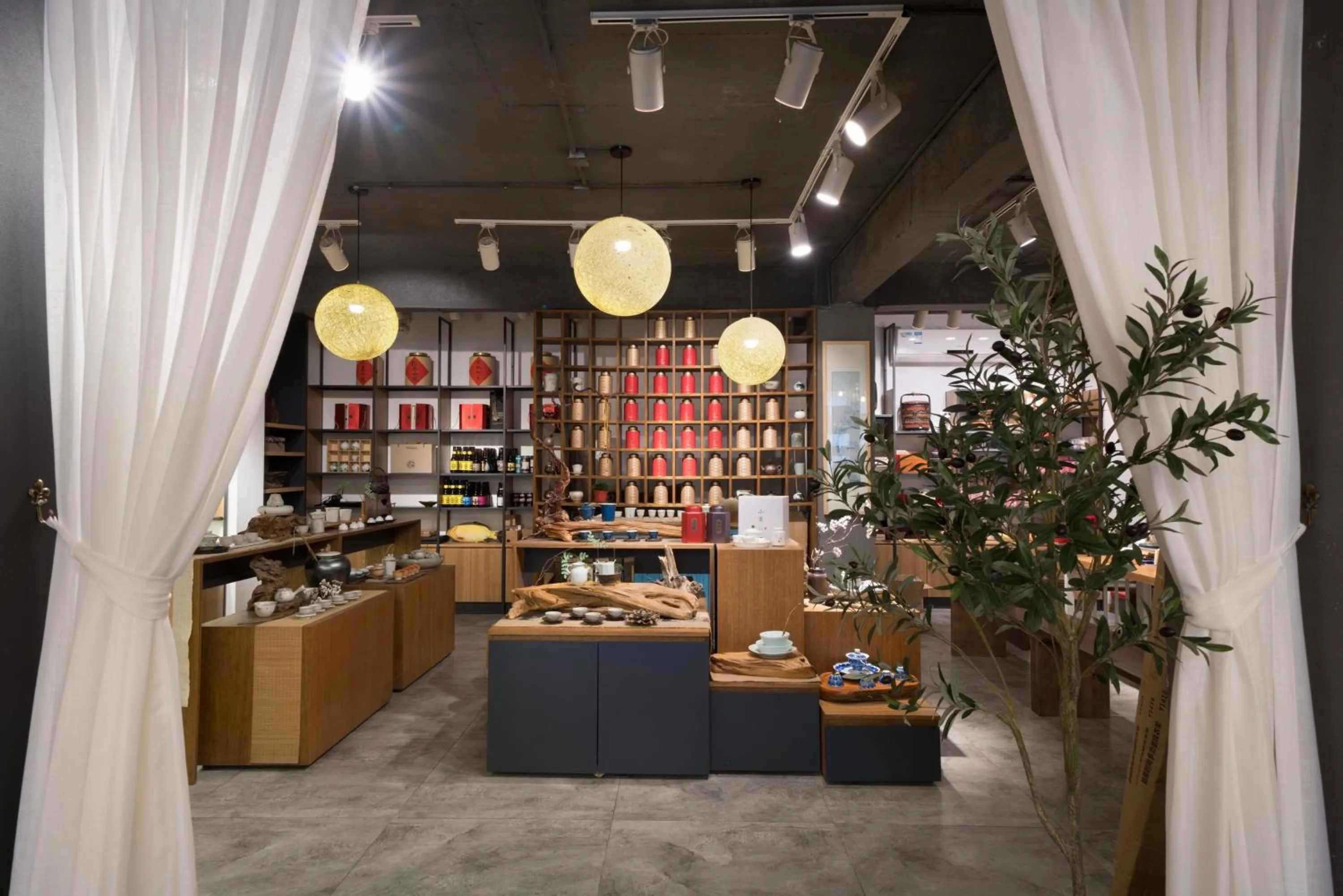 On-site shops in Ancient Street No.5 Youth Chic Hotel