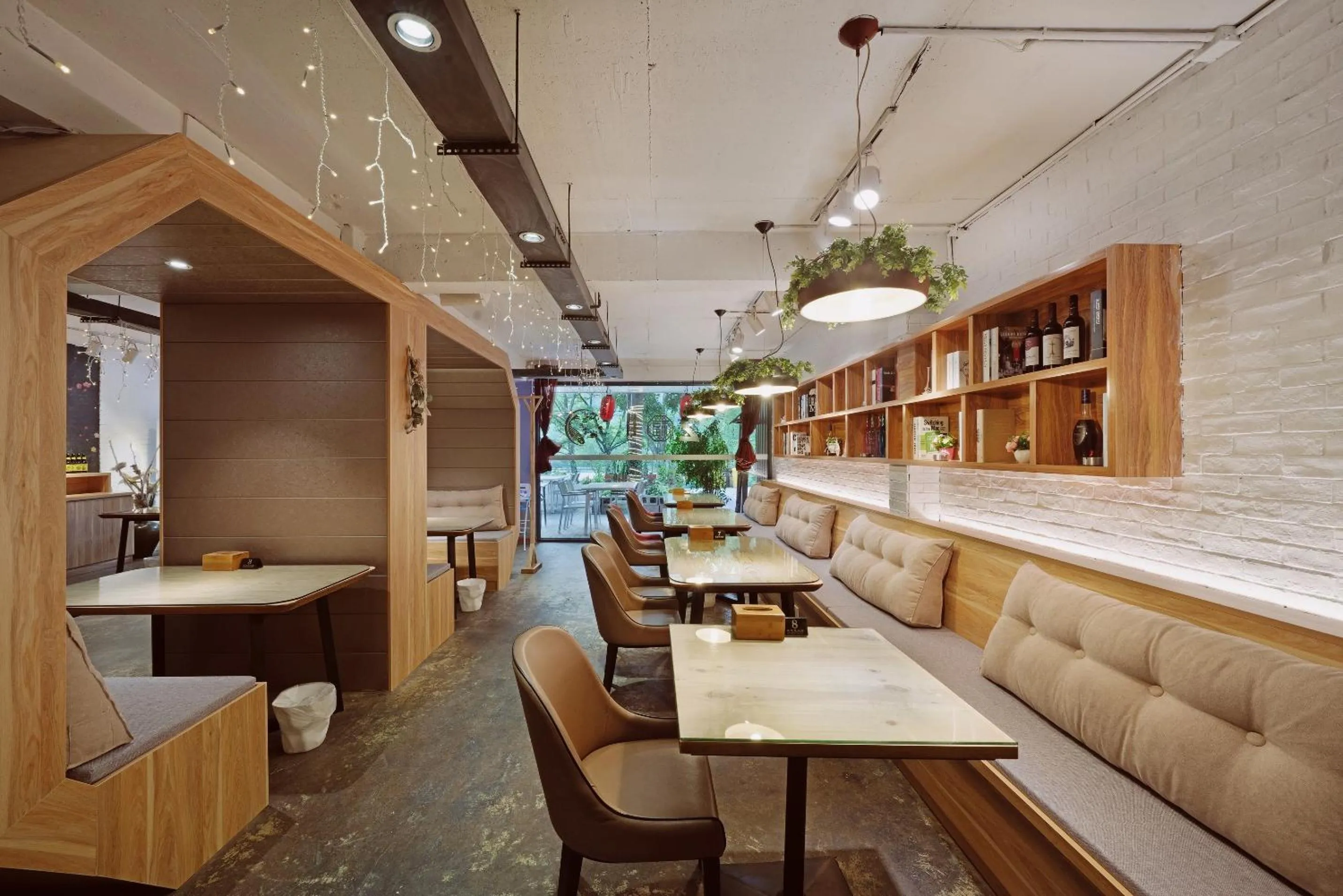 Restaurant/places to eat in Ancient Street No.5 Youth Chic Hotel