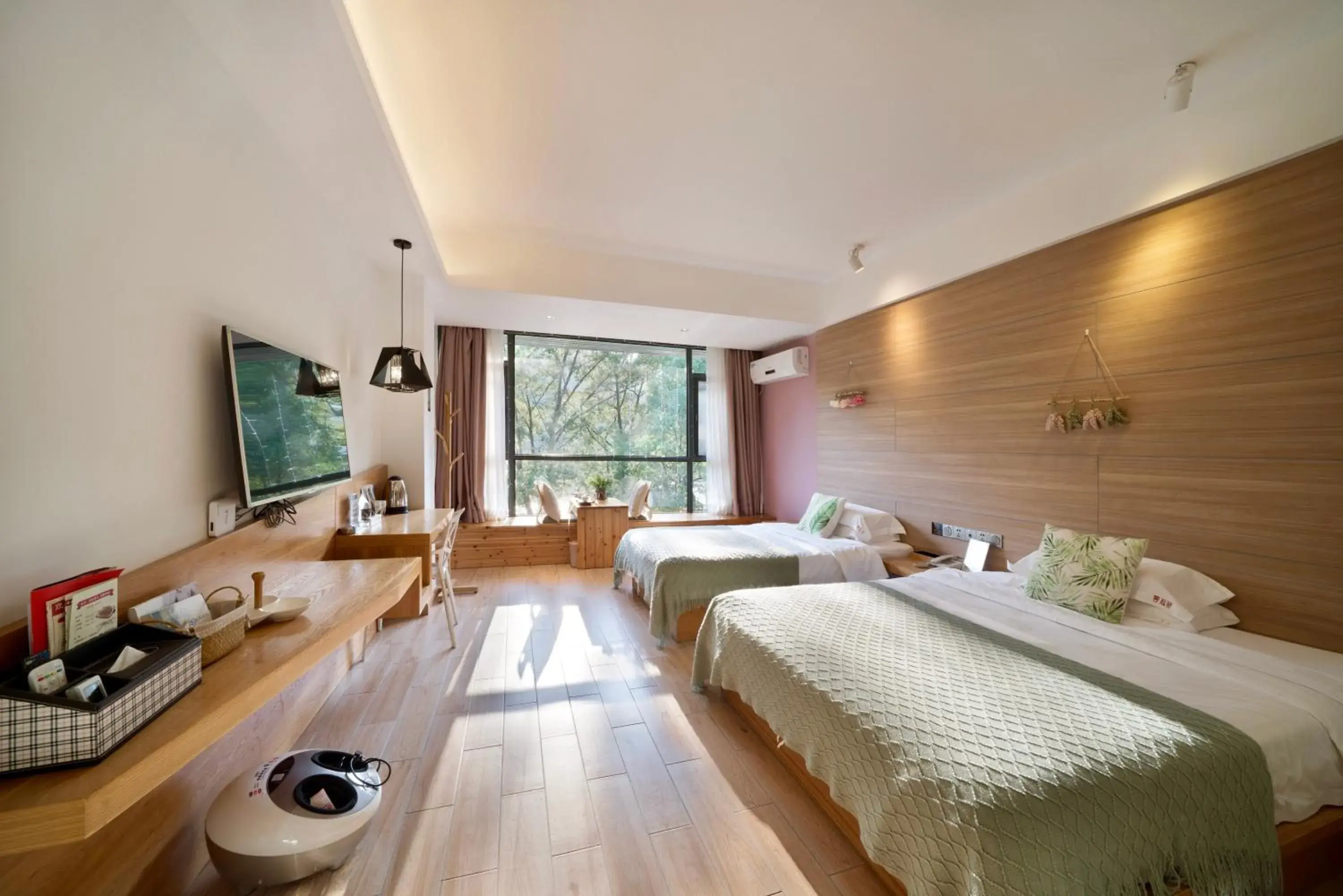 Twin Room with Mountain View in Ancient Street No.5 Youth Chic Hotel Twin Room with Mountain View in Ancient Street No.5 Youth Chic Hotel