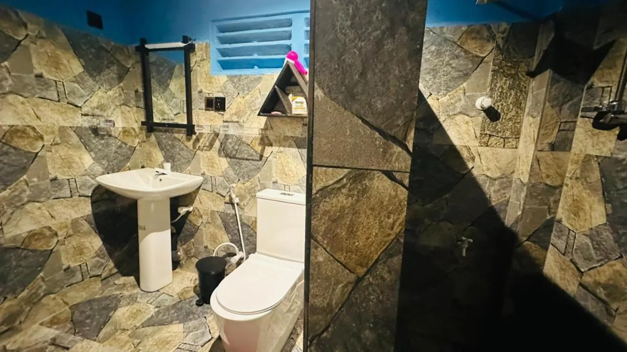 Bathroom in Sigiri Heritage Villa