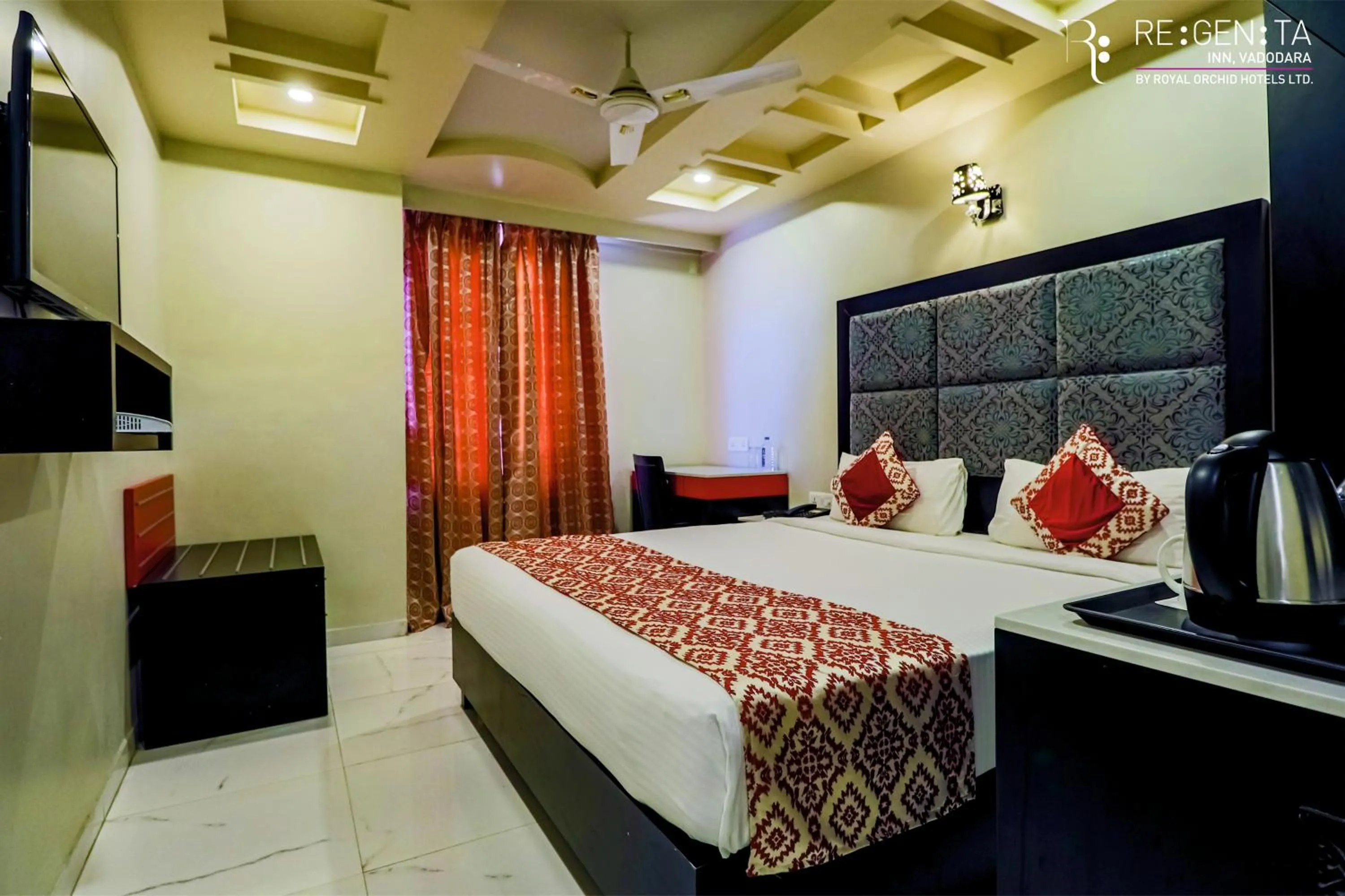 Bed in Regenta Inn Vadodara, 500m from Railway Station