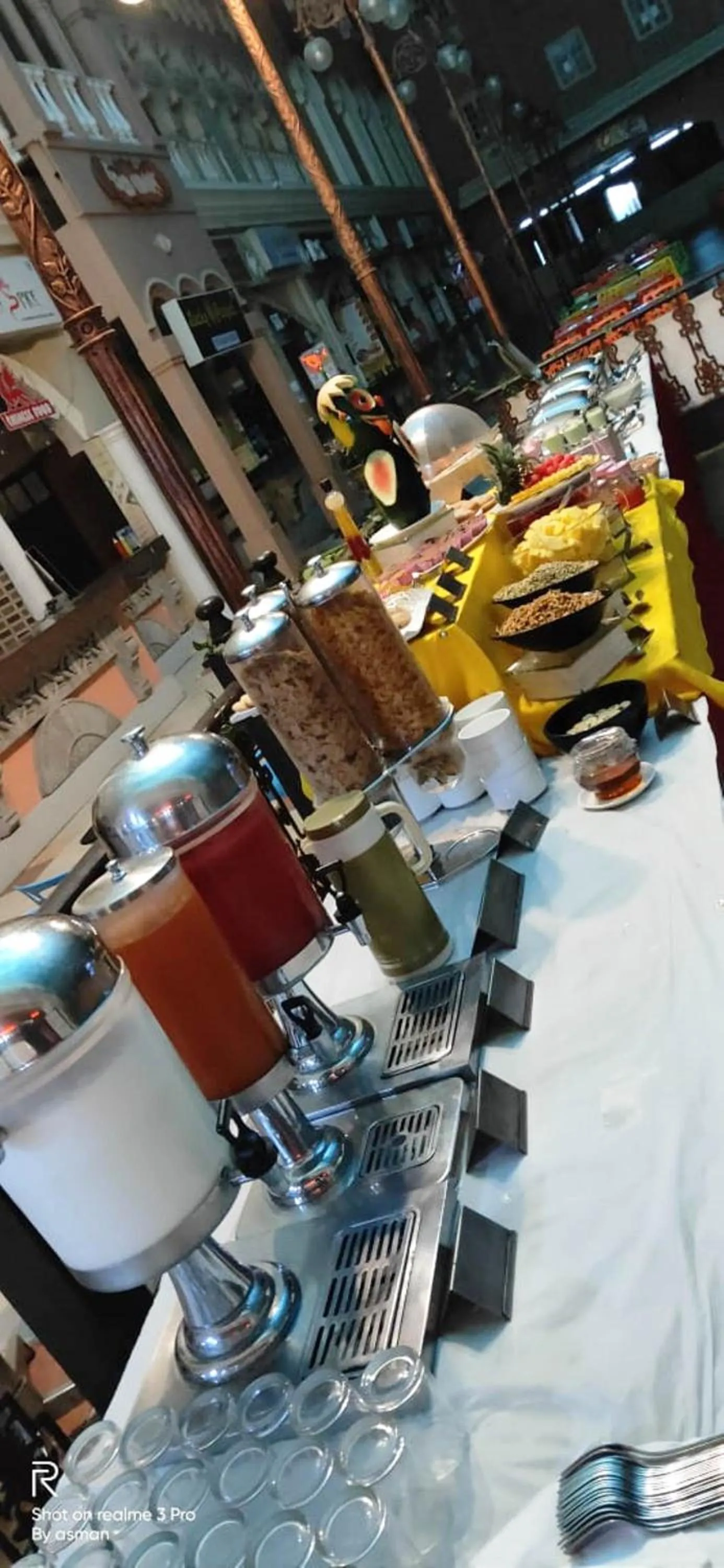 Breakfast in Regenta Inn Vadodara, 500m from Railway Station