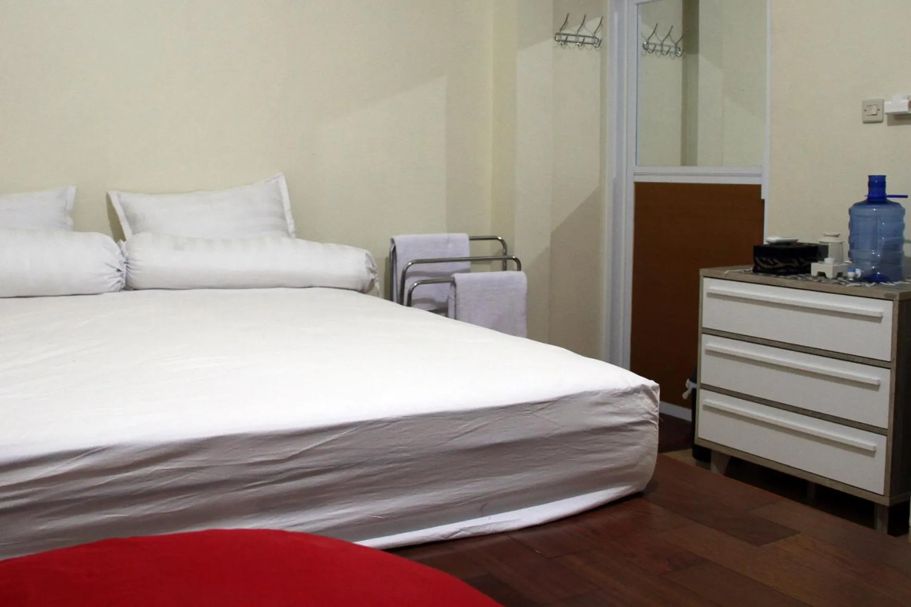 Bed in Green Leaf Guest House by Sinergi