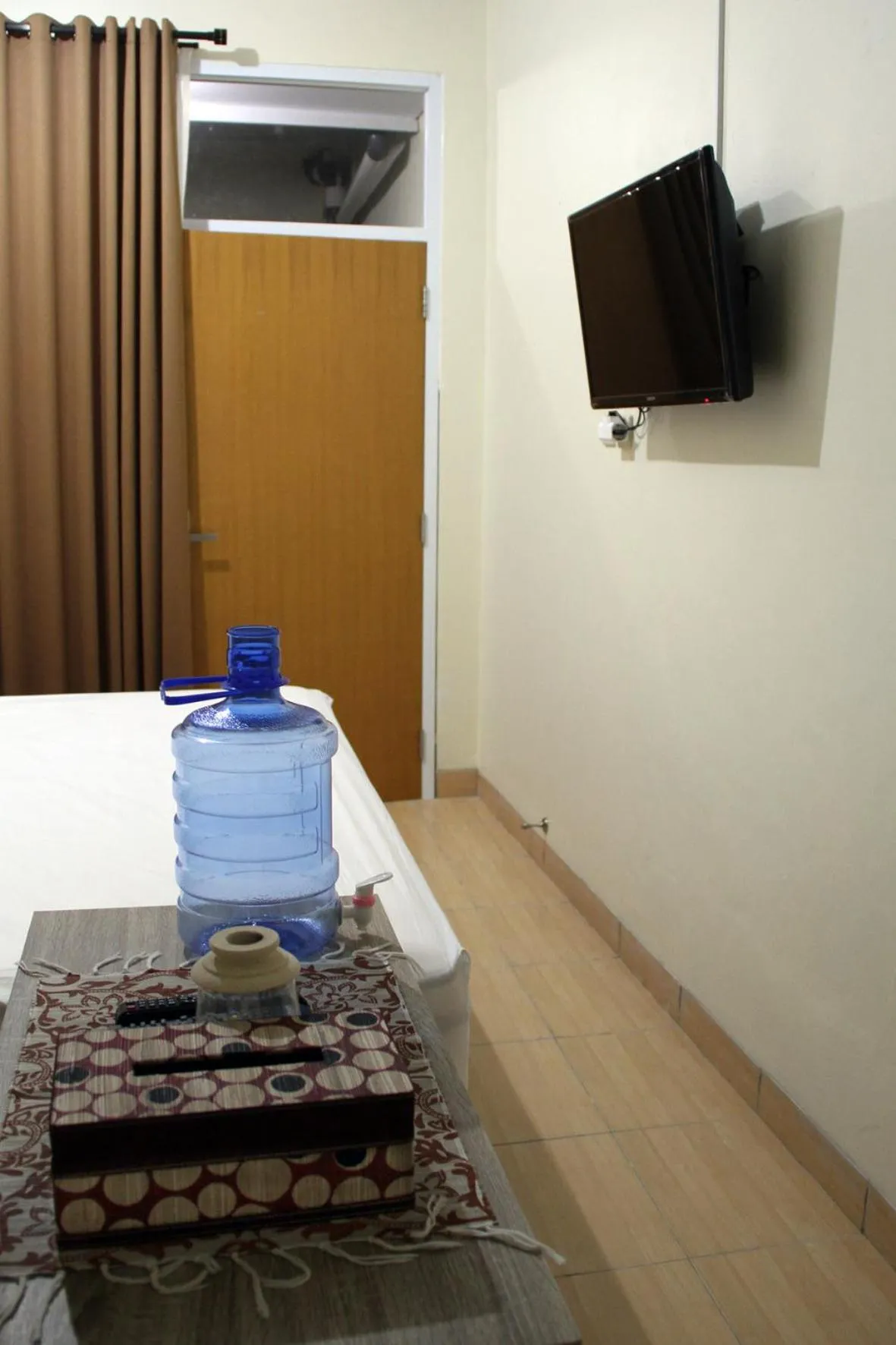 Property building, Bed in Green Leaf Guest House by Sinergi