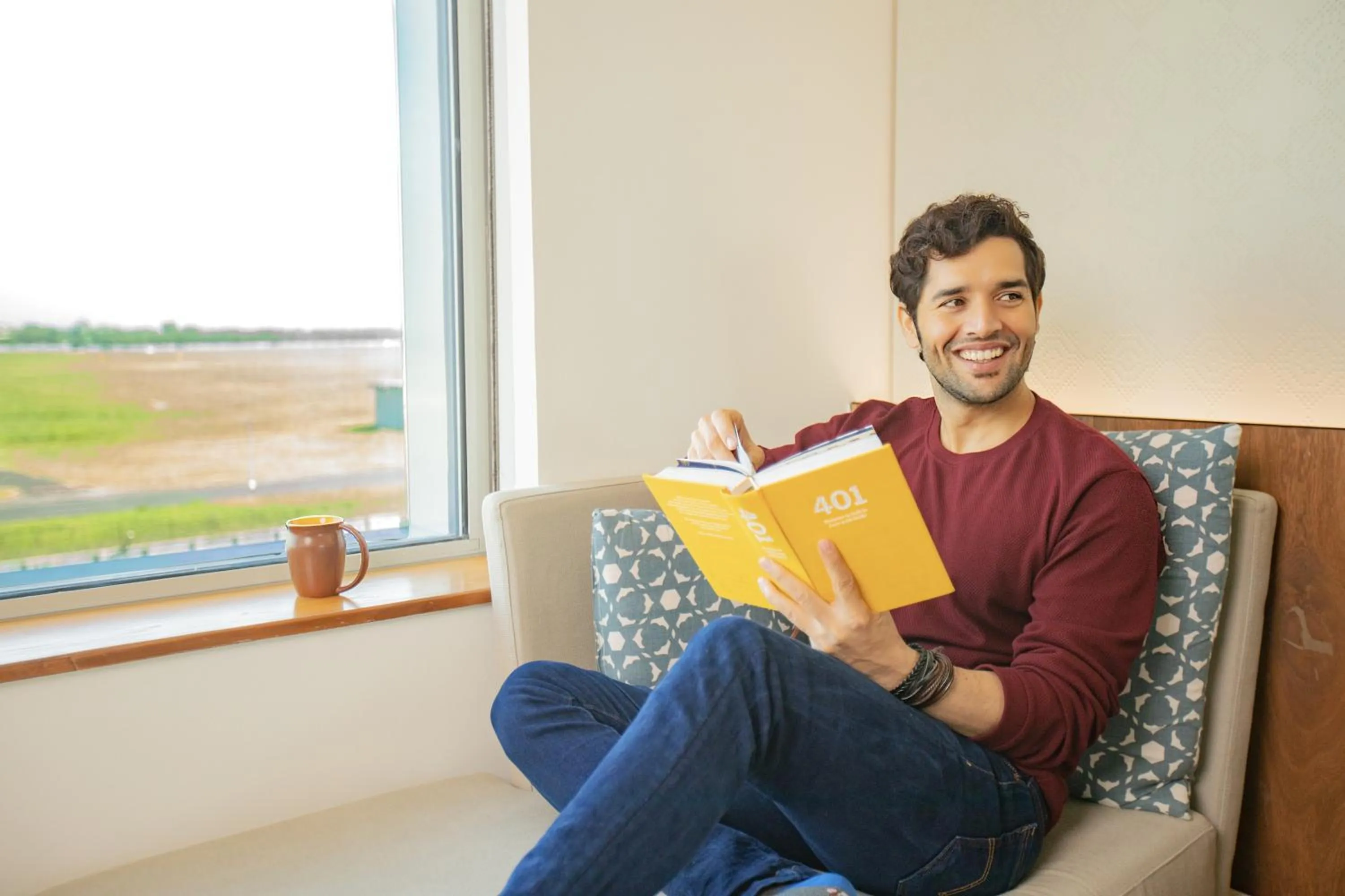 Living room in Andaz Delhi, by Hyatt
