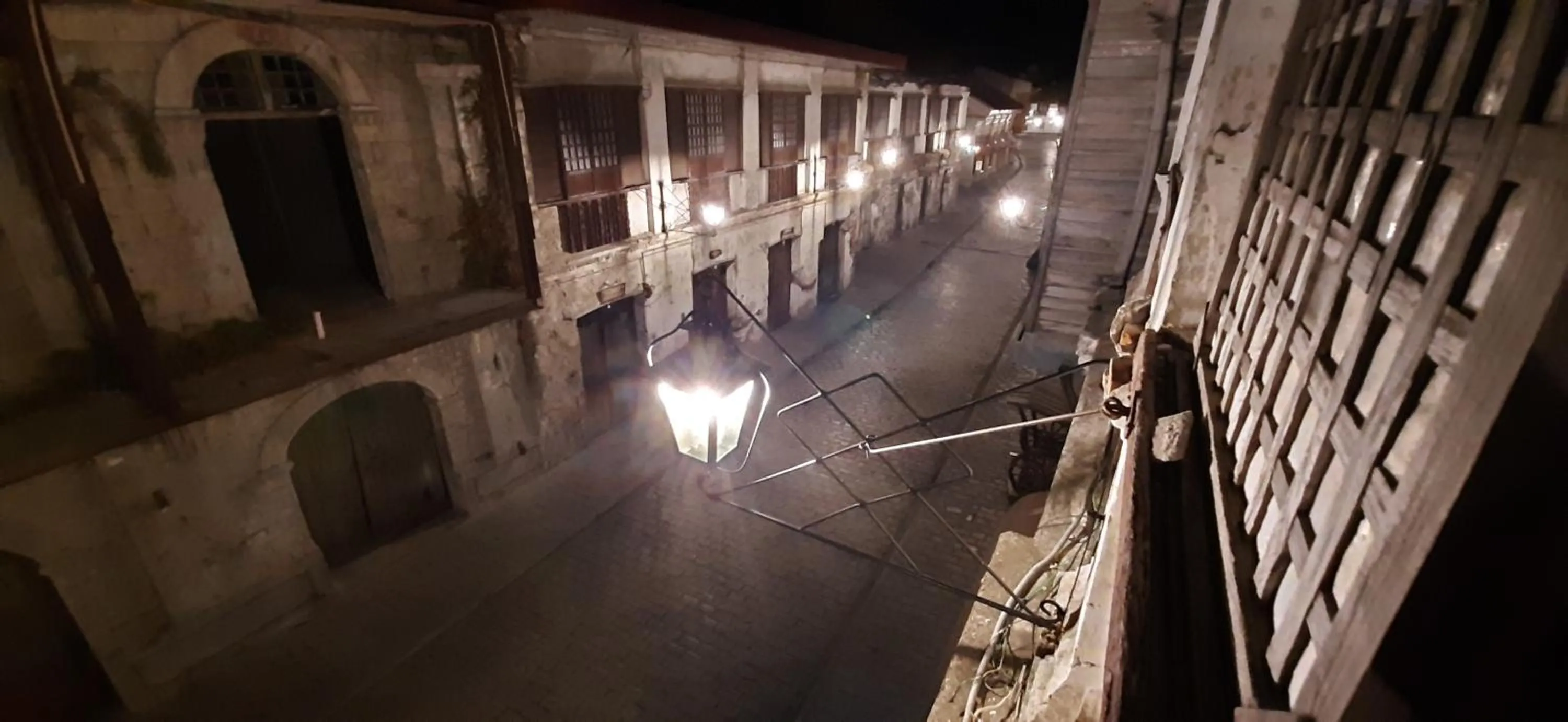 Night in Escolta's Homey Lodge