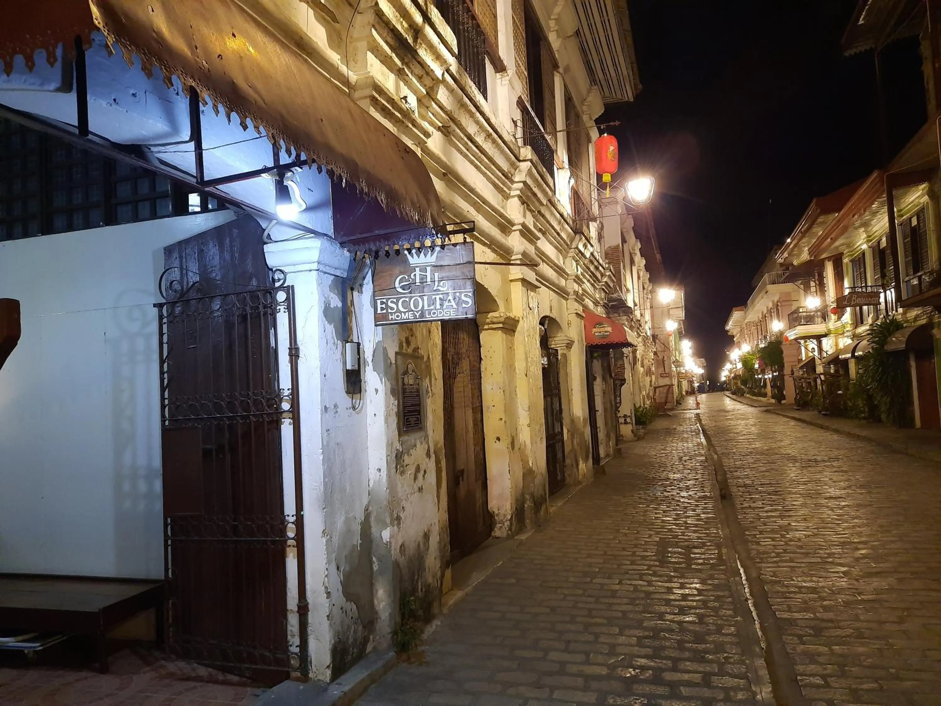 Facade/entrance in Escolta's Homey Lodge