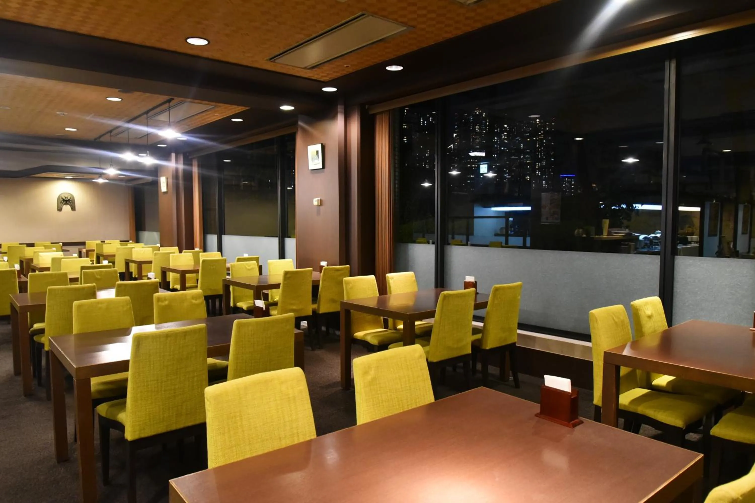 Restaurant/places to eat in Bayside Hotel Azur Takeshiba