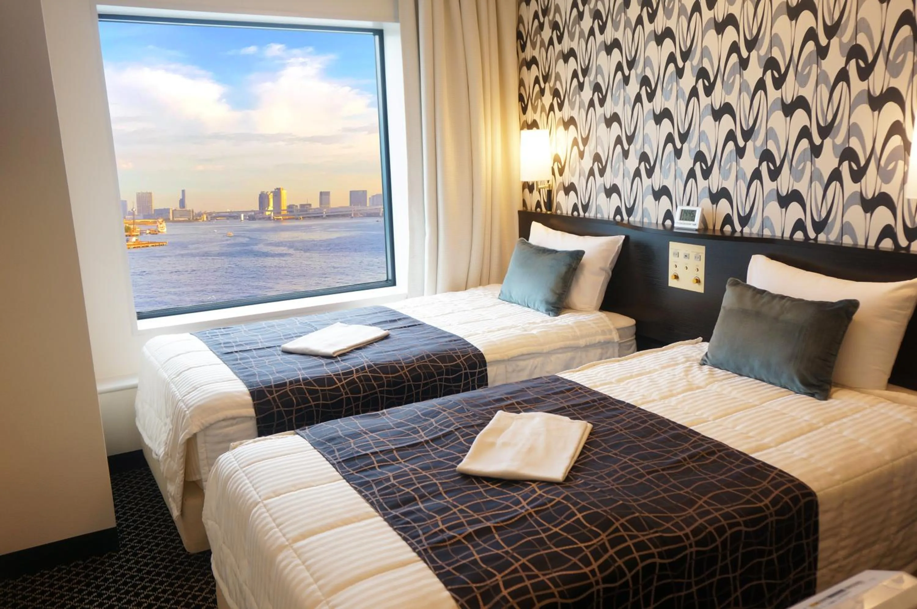 Photo of the whole room, Bed in Bayside Hotel Azur Takeshiba