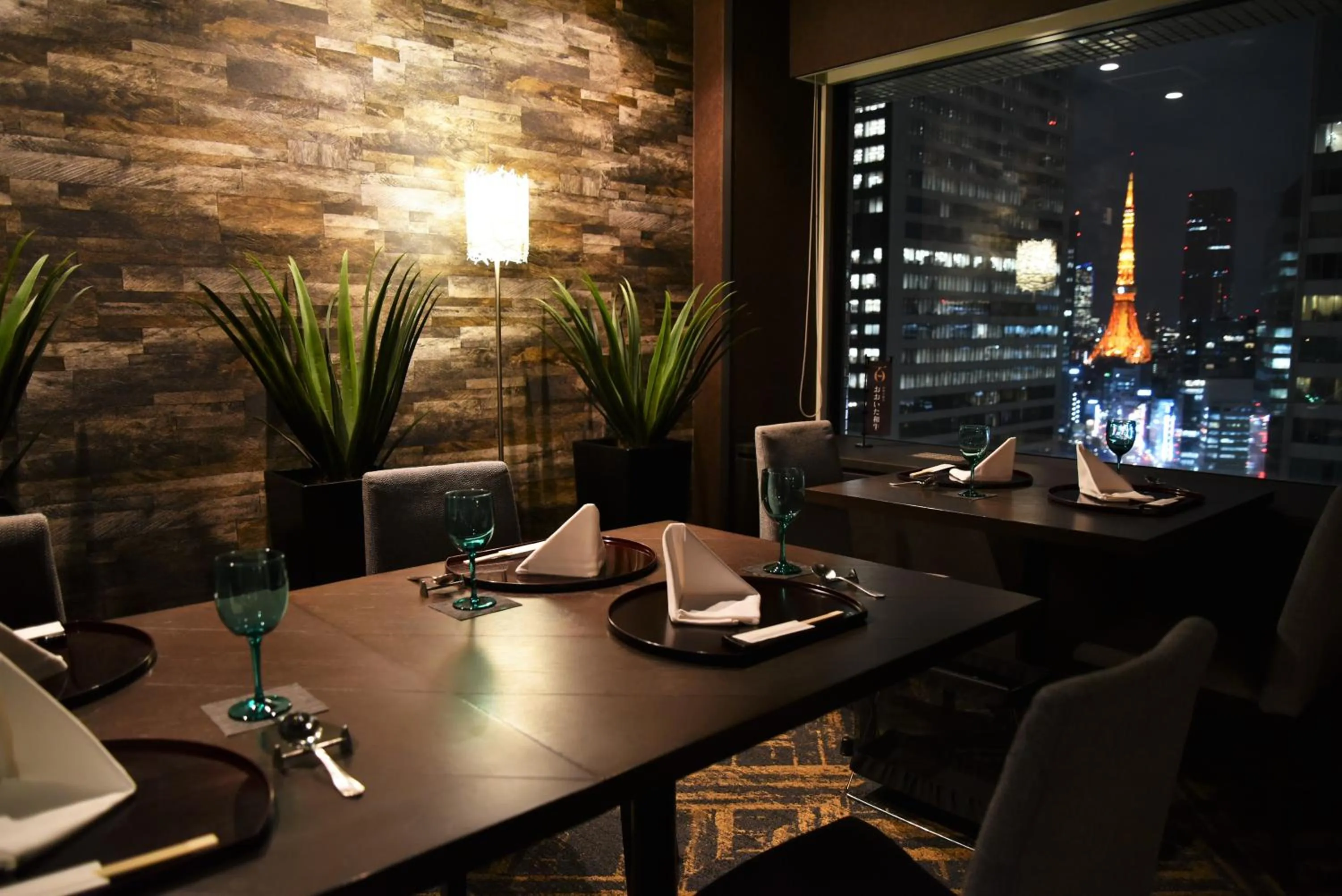 Restaurant/places to eat in Bayside Hotel Azur Takeshiba