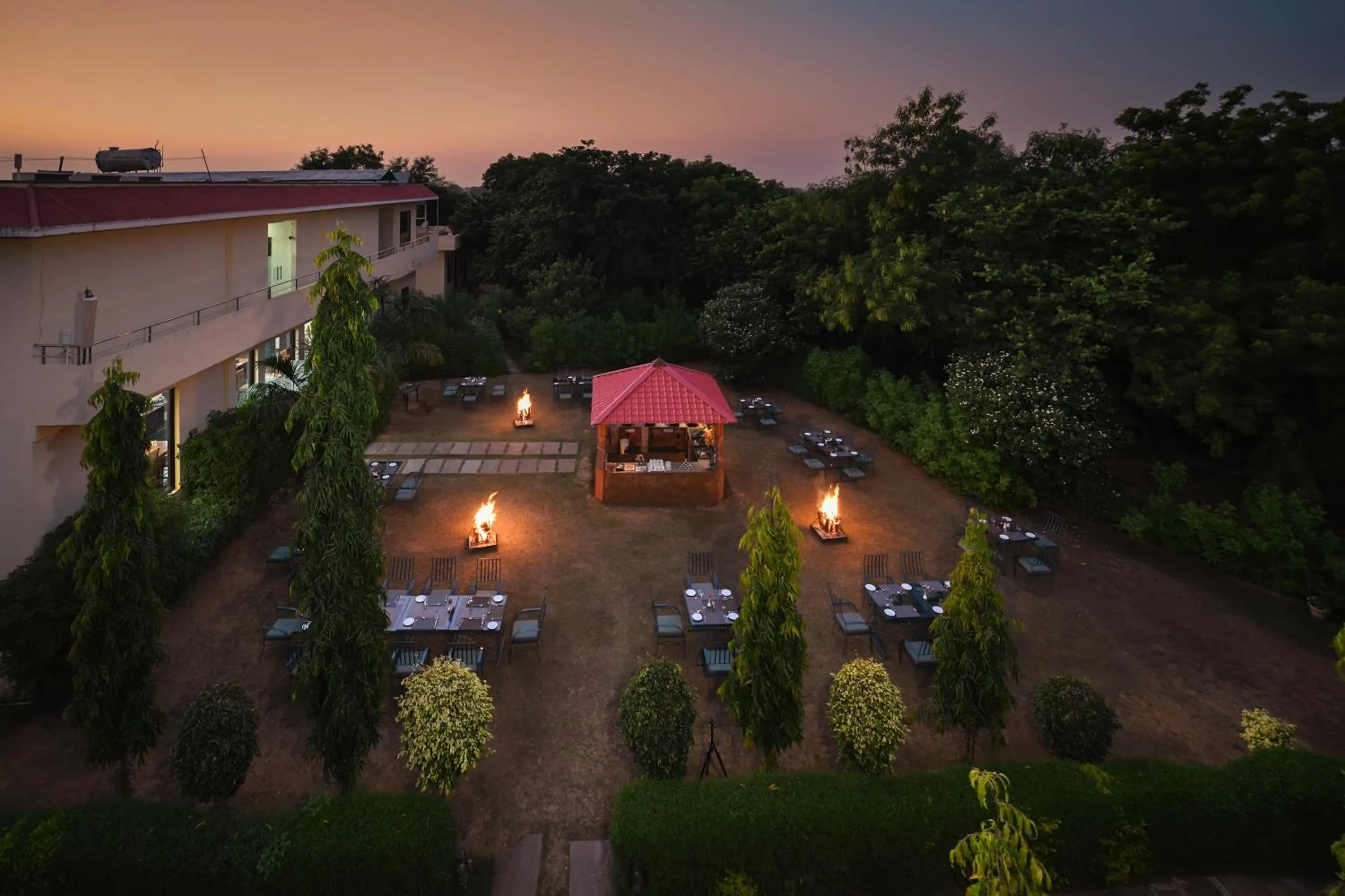 Restaurant/places to eat in Jungle Vilas